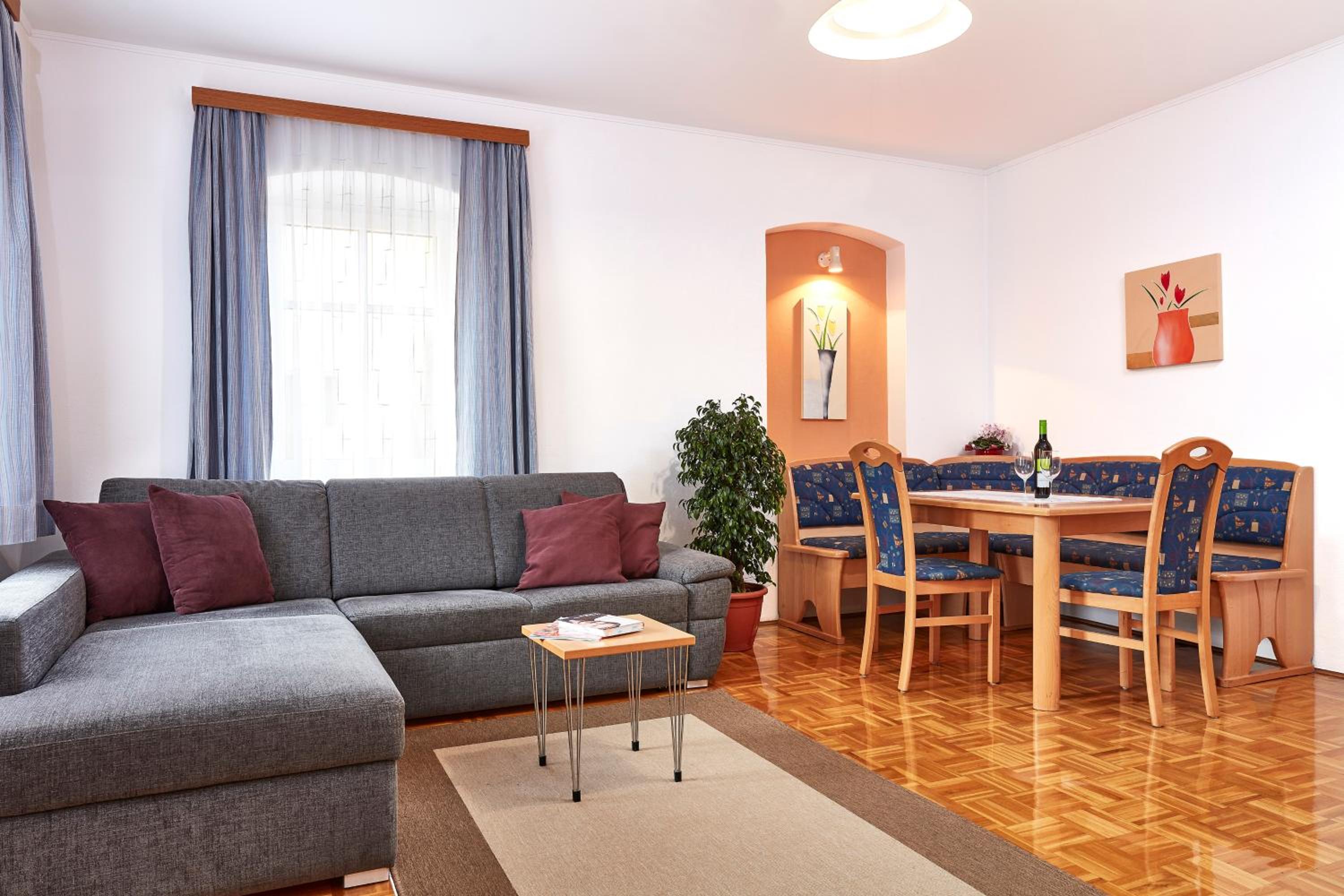 One-Bedroom Apartment photo 3