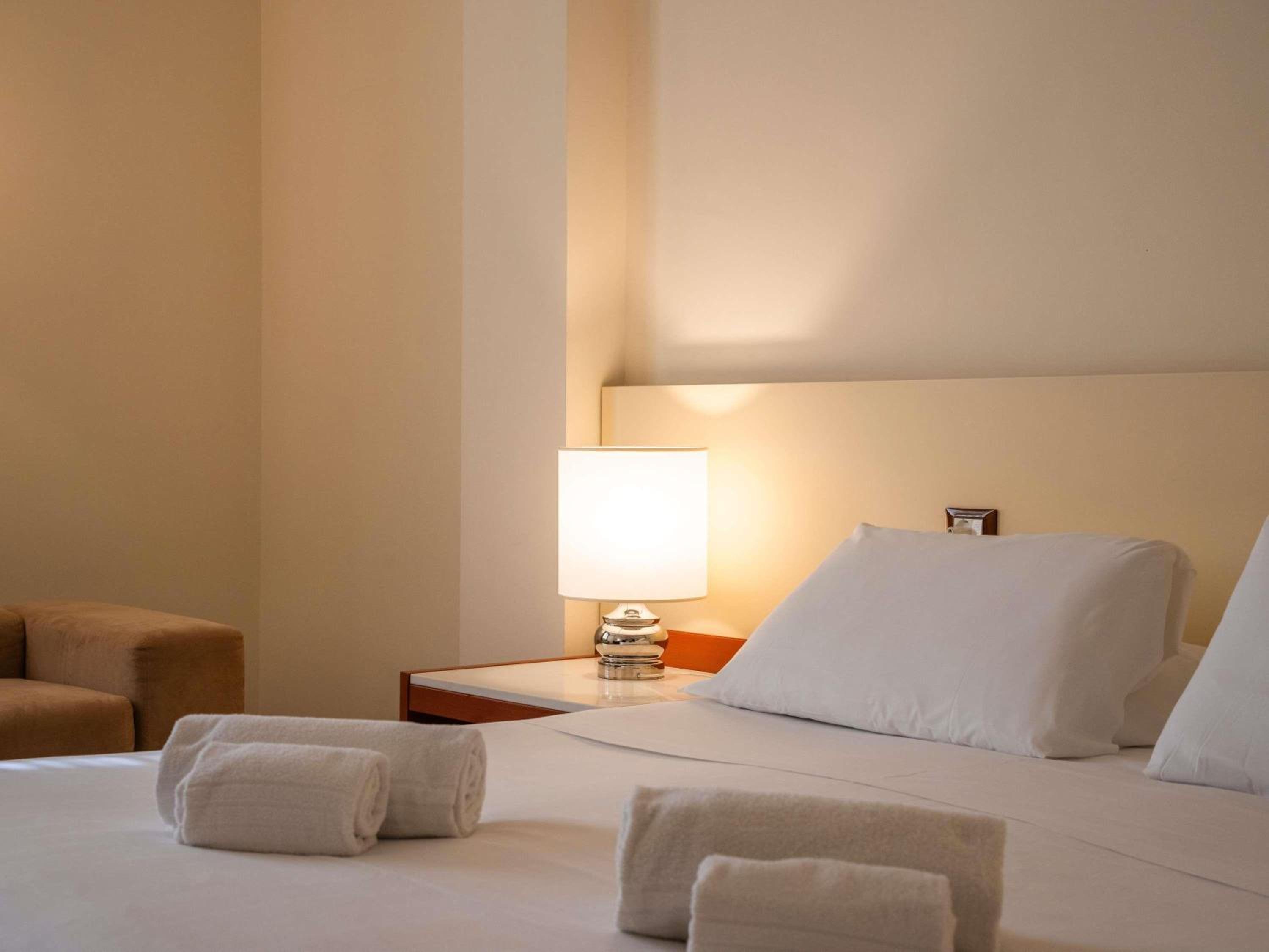 Classic Triple Room with One Queen and One Single Bed