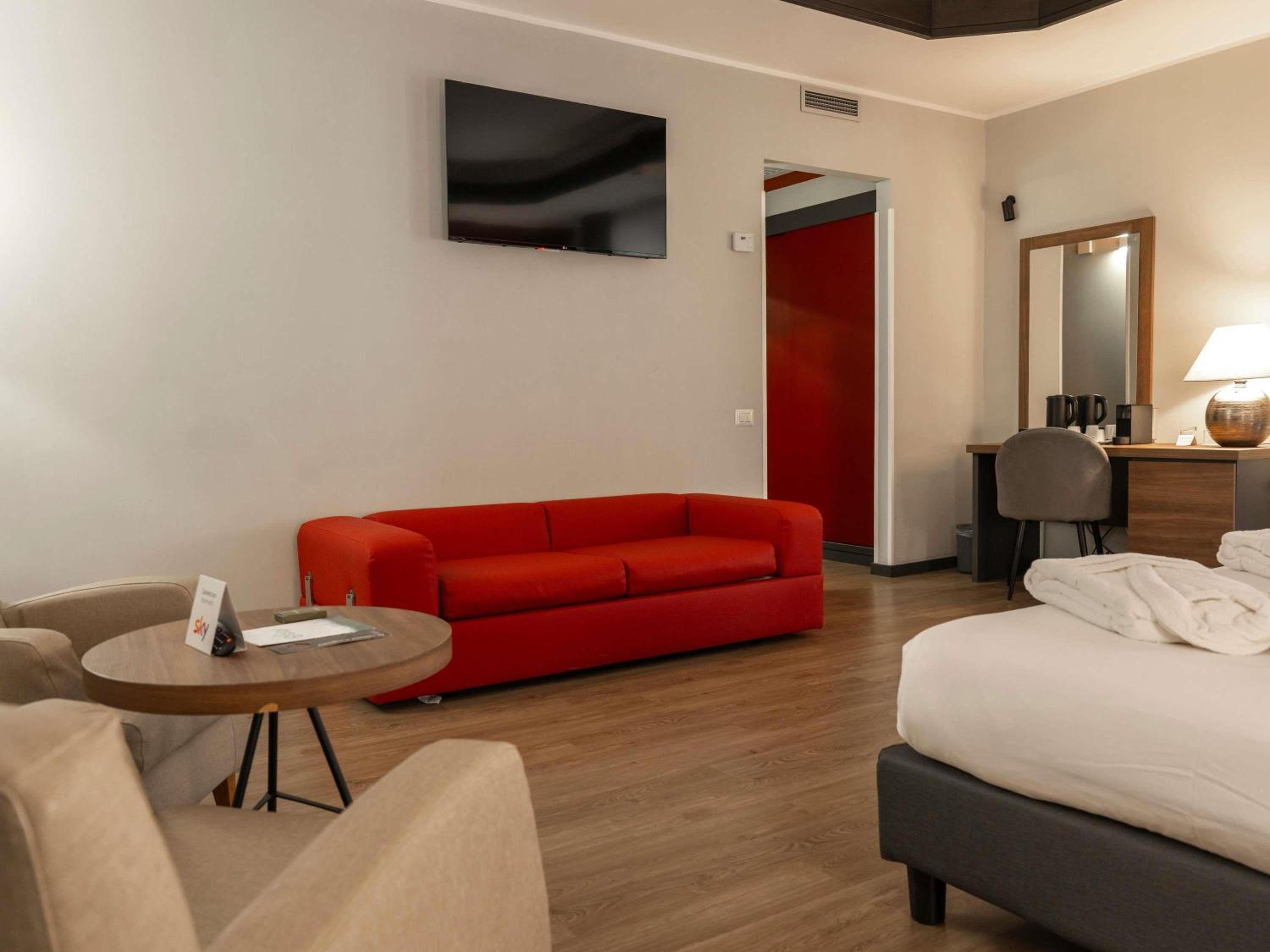 Privilege Double Room with Single Sofa Bed - Photo 4