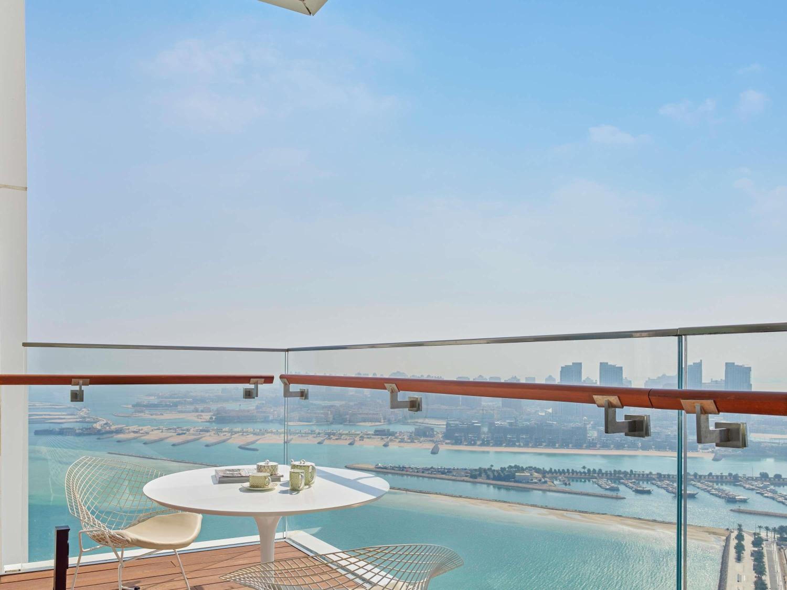 Junior Suite with Balcony and City View - Photo 1