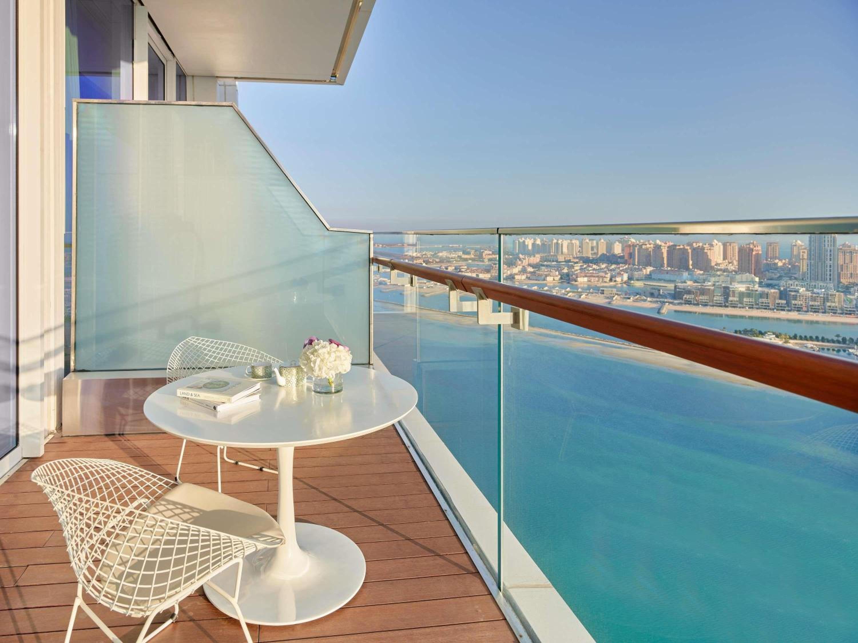 Premier King Room with Balcony and Sea View - Photo 3