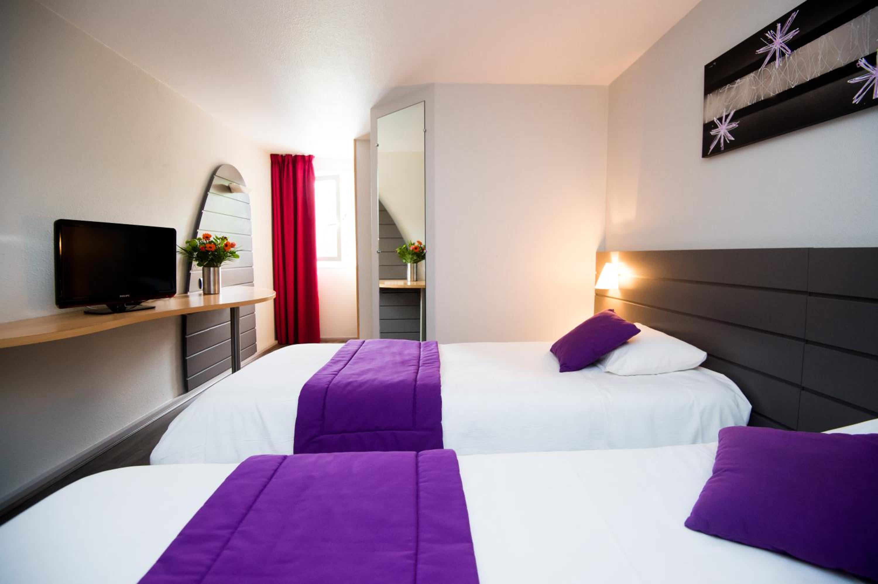 1 Double Bed 1 Single Bed