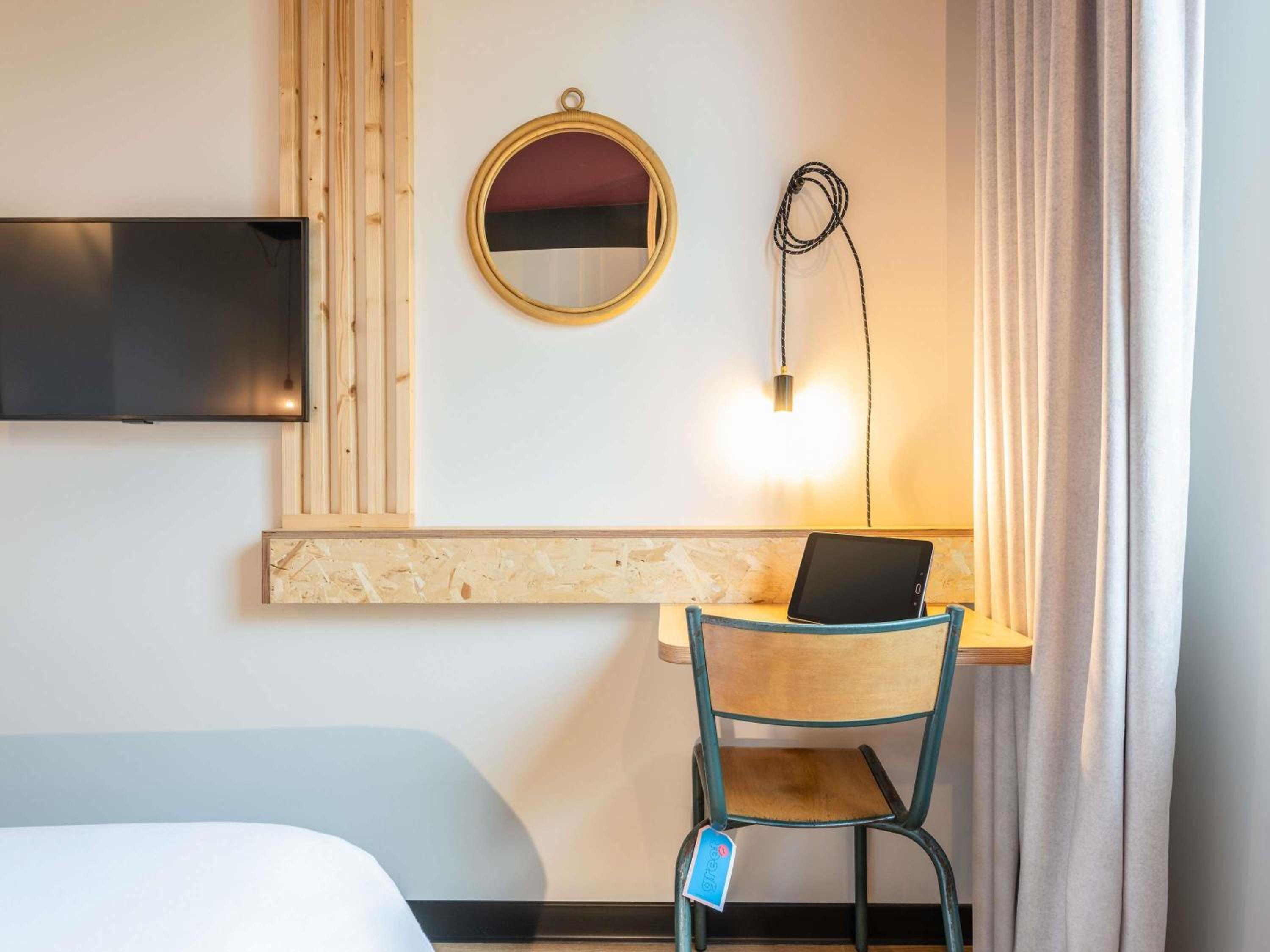 POP Room with Two Single Beds photo 3