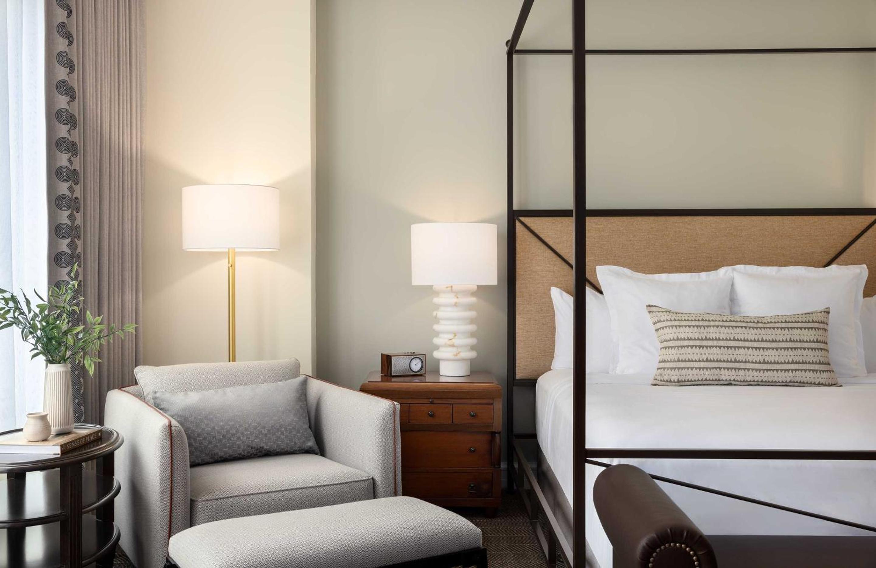 Premier 2 Queen Beds - Photo 2