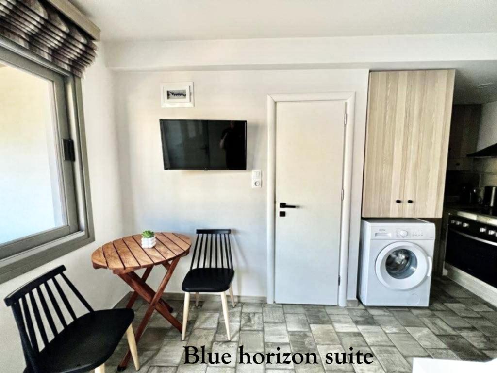 Deluxe Suite with Sea View photo 3