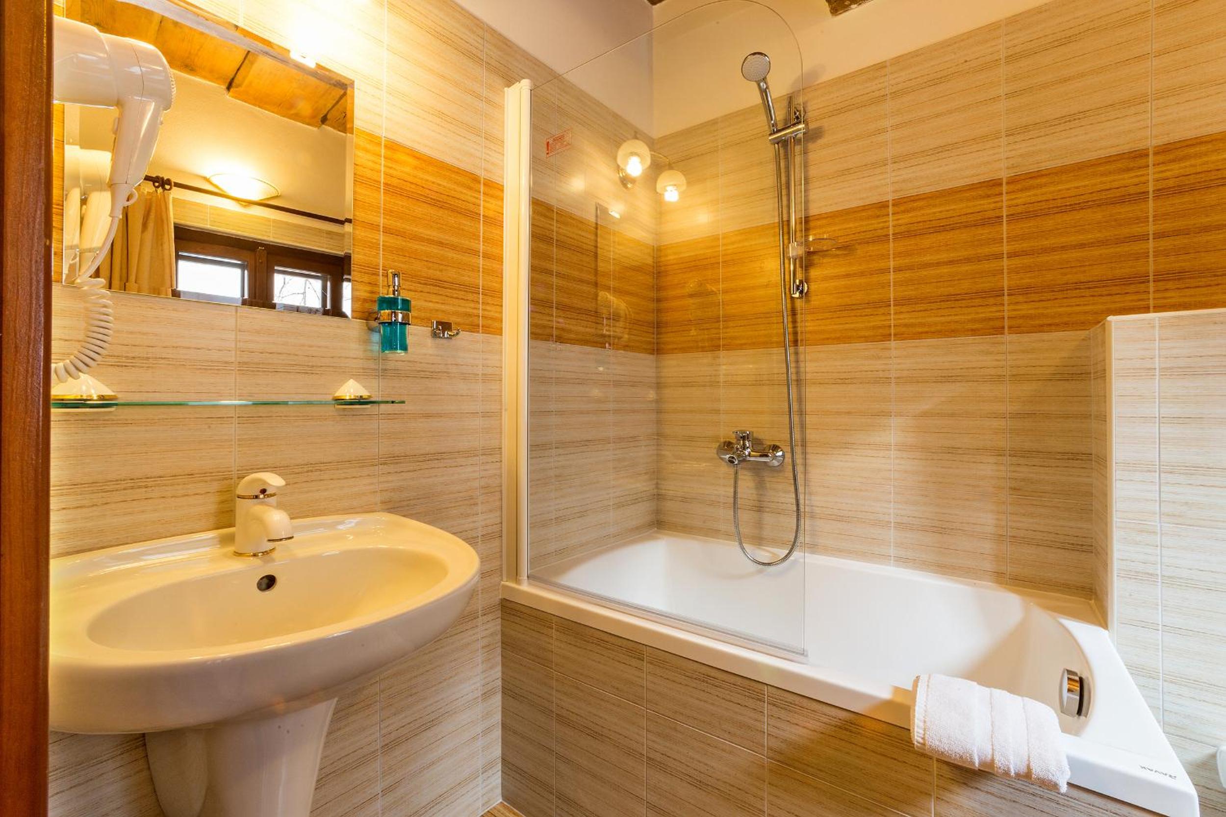 Double or Twin Room photo 3