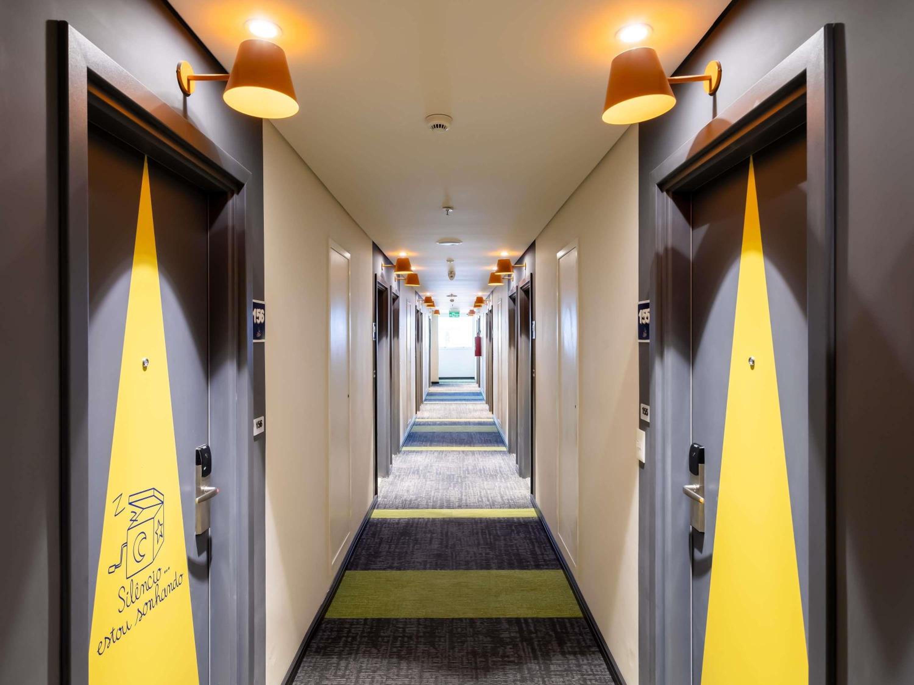 Standard Room - Mobility Accessible - Photo 5
