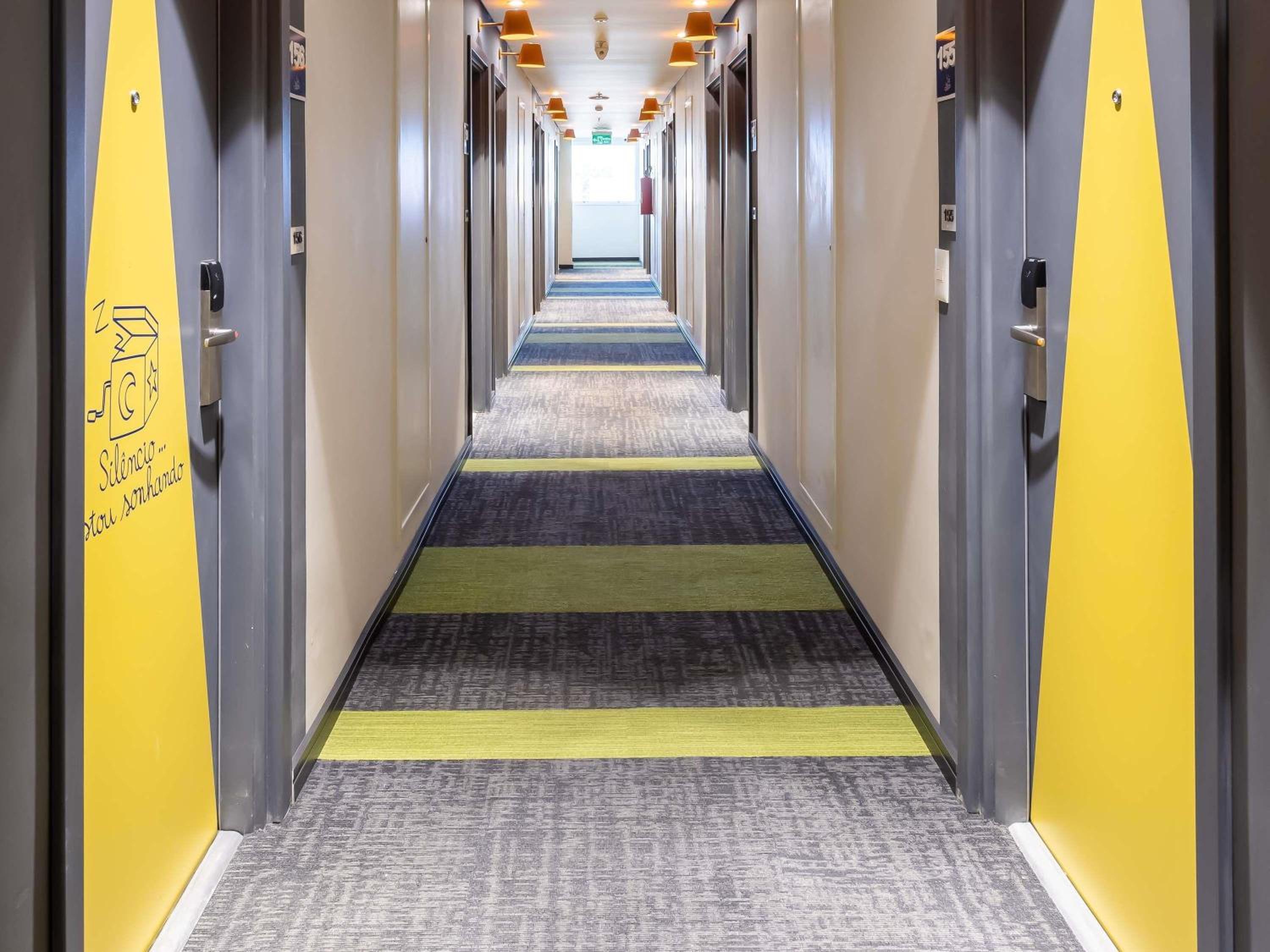 Standard Room - Mobility Accessible - Photo 6