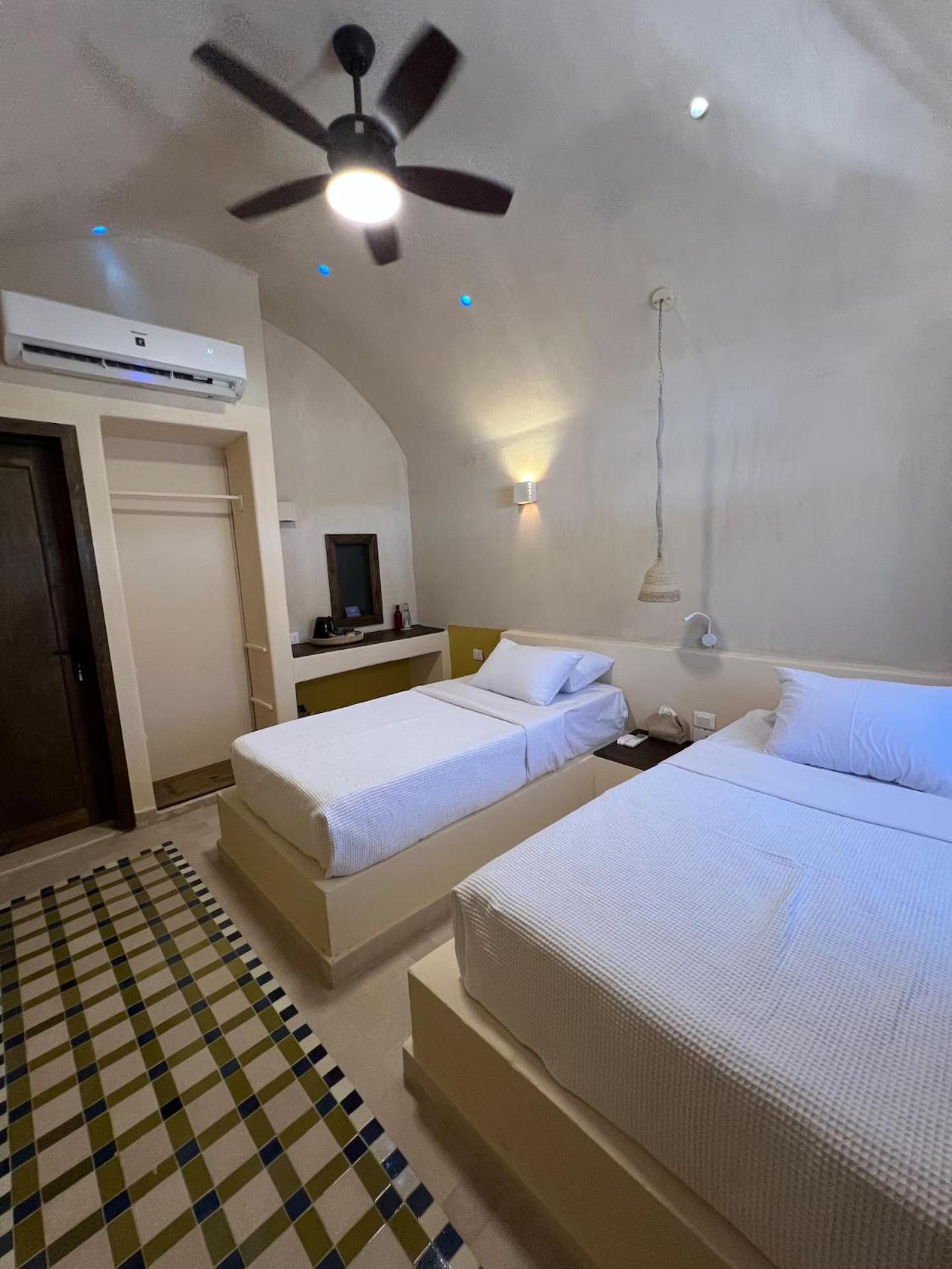 Deluxe Double or Twin Room with Balcony photo 2