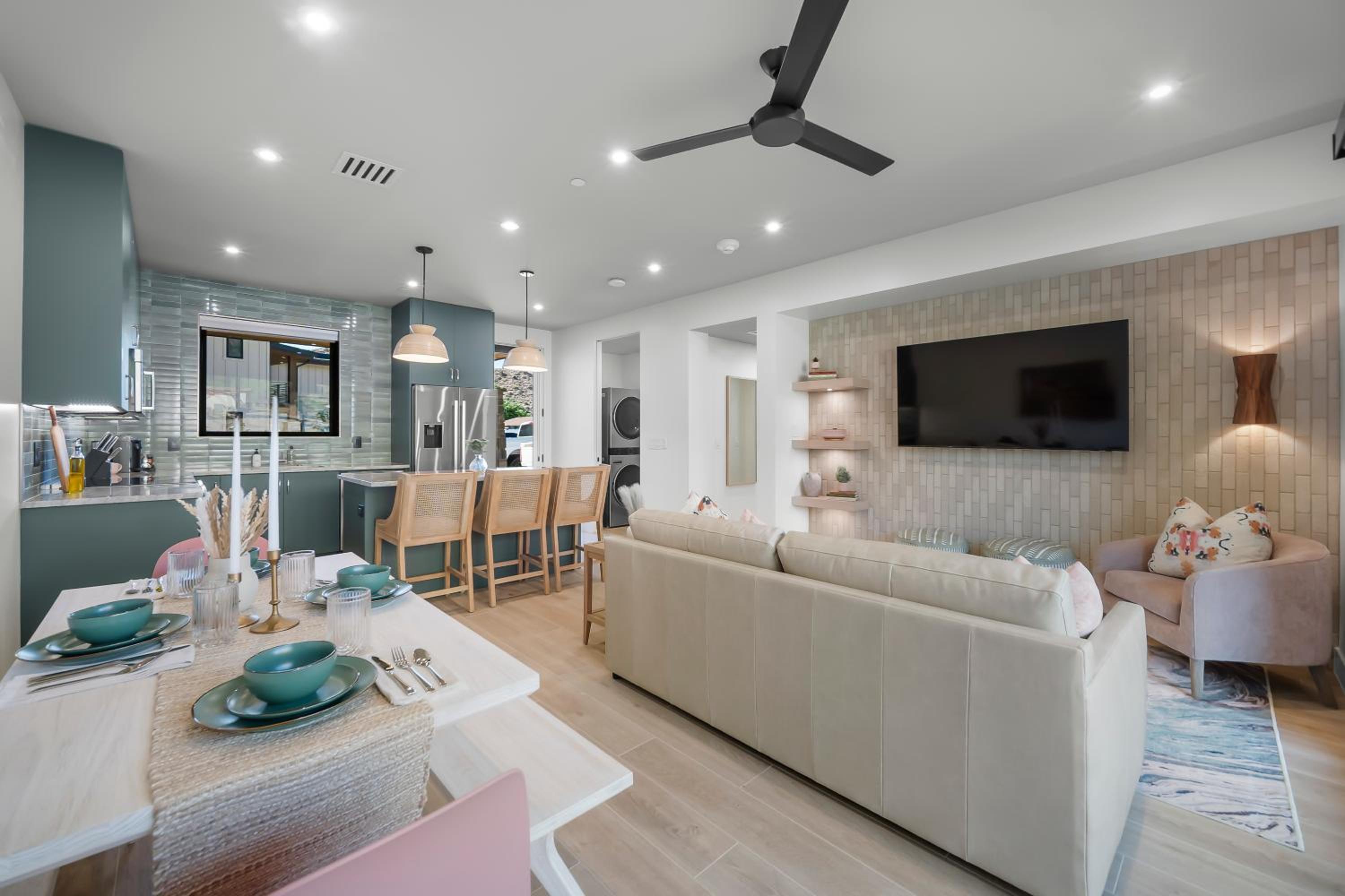 Luxury Villa 1 Bed 1 Bath / Balcony