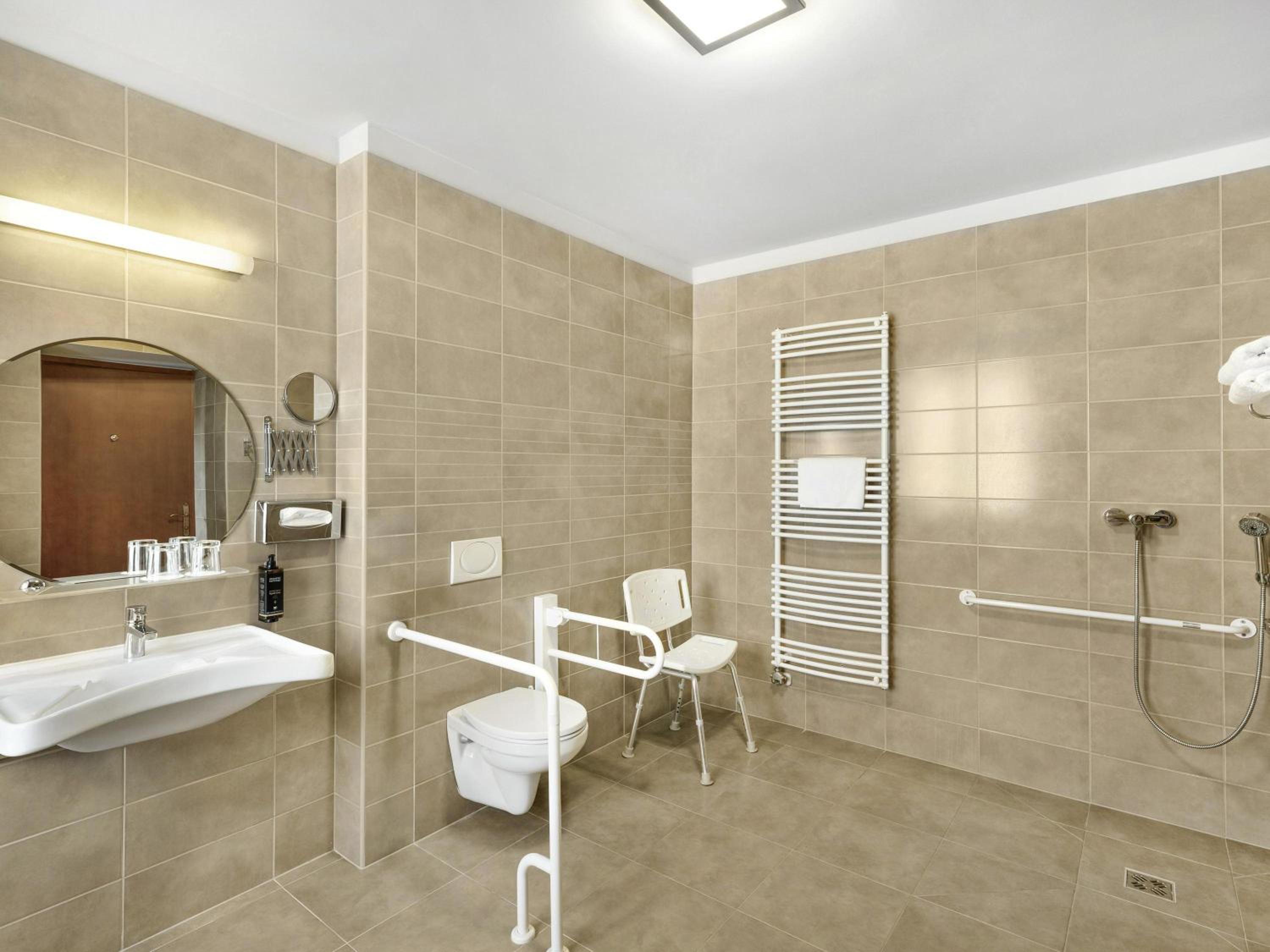 Accessible Room with Two Single Beds photo 2