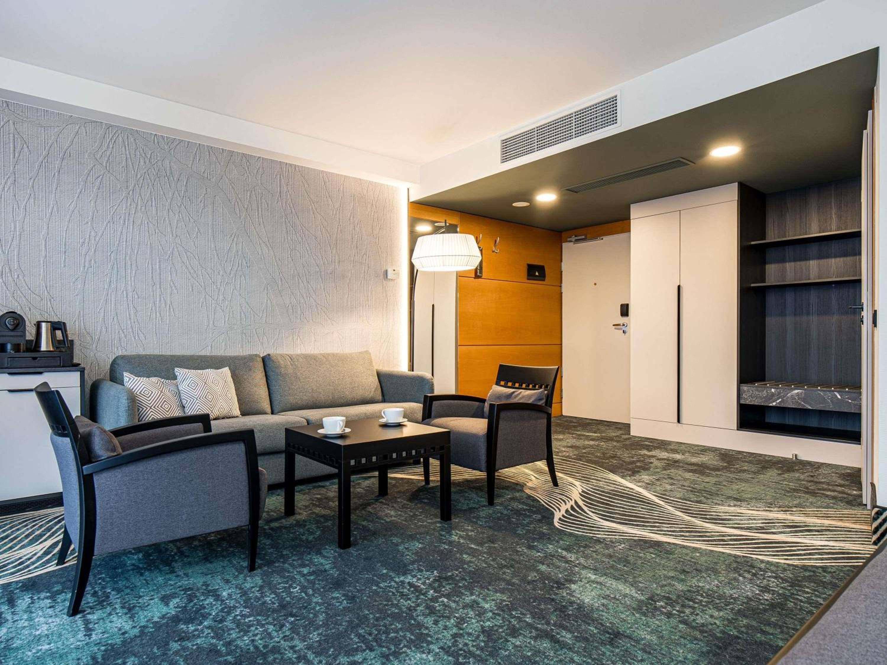 Privilege King Room with Sofa Bed and SPA Access - Photo 5