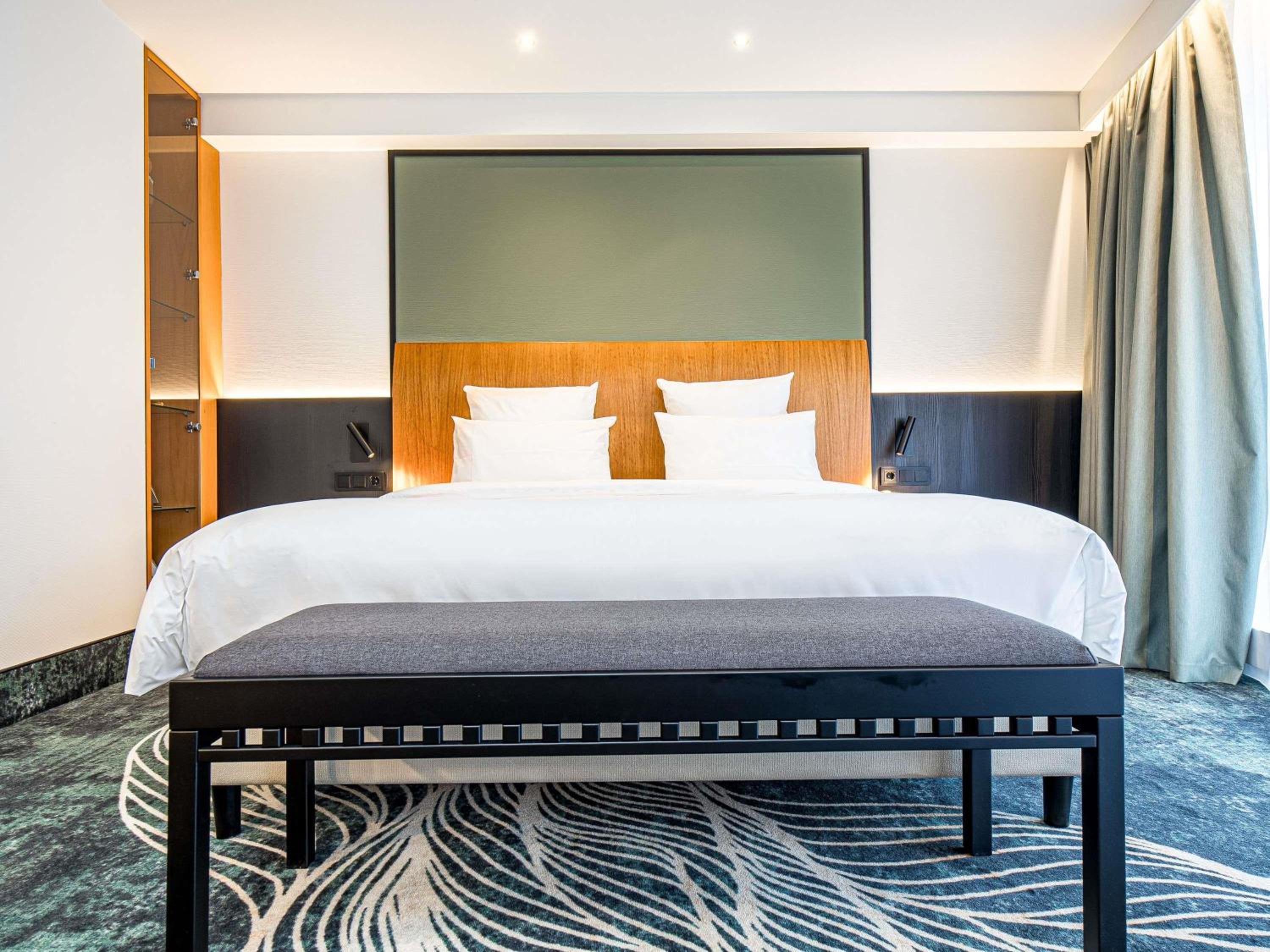 Privilege King Room with Sofa Bed and SPA Access - Photo 7