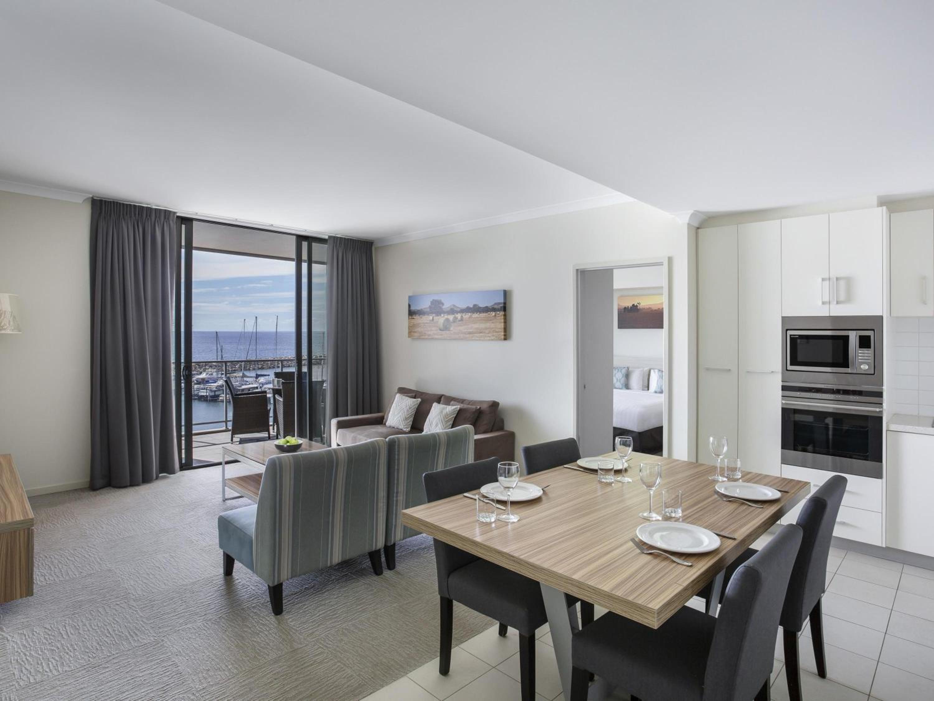 Superior Two-Bedroom Apartment with Harbor View - Photo 3