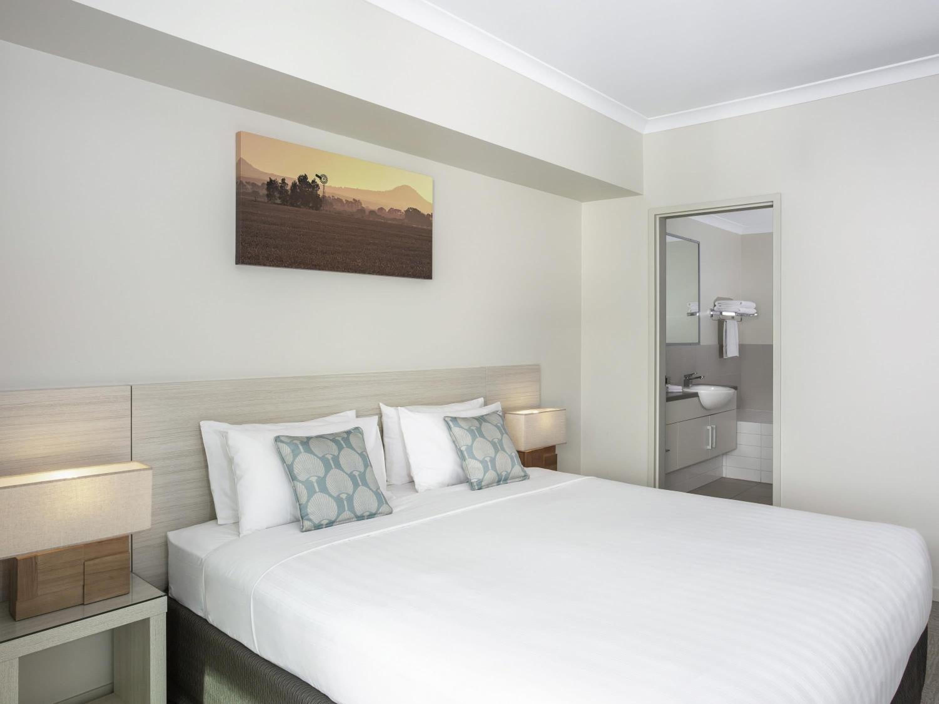 Two-Bedroom Superior Apartment - Photo 3
