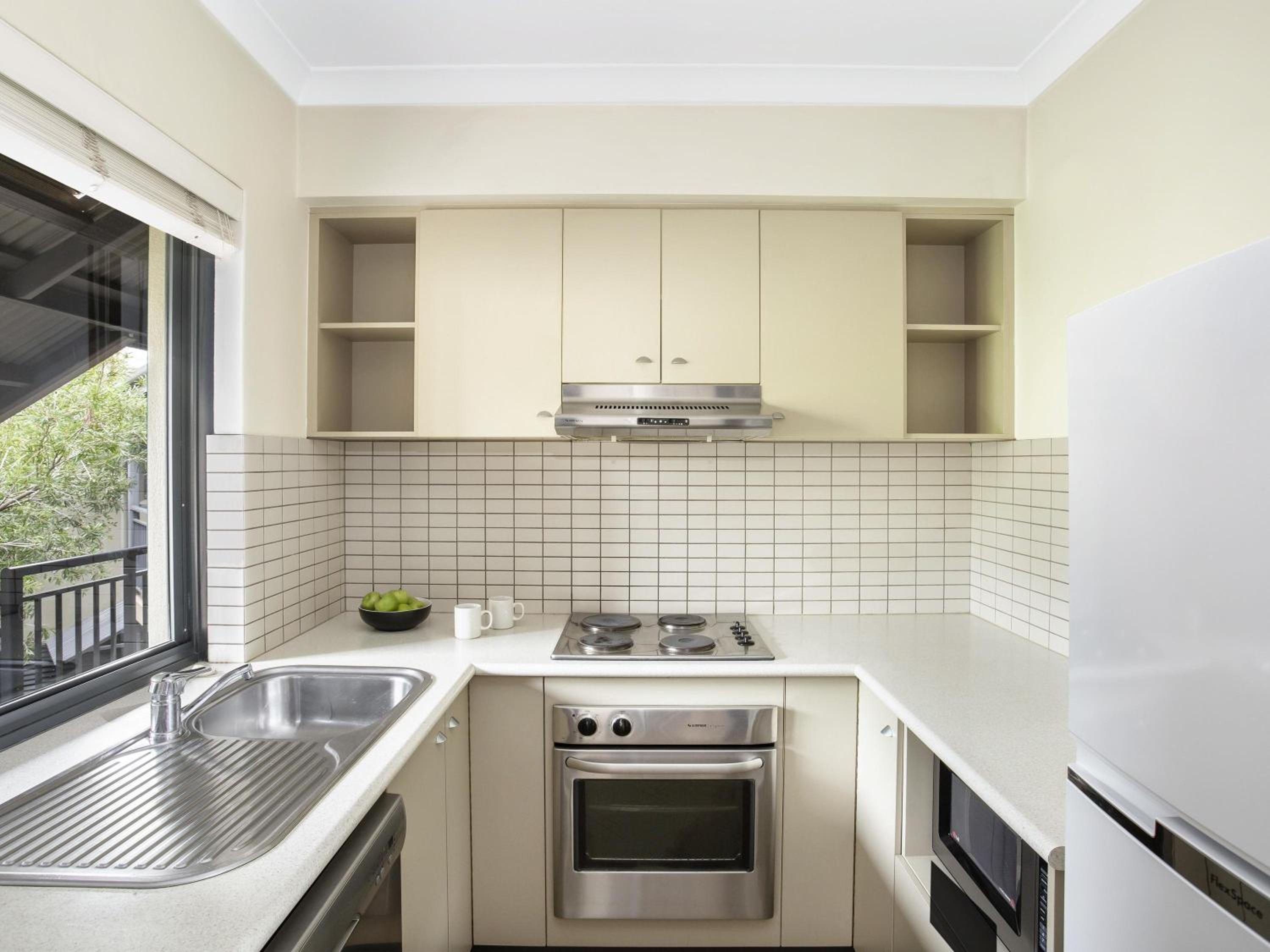 Three-Bedroom Standard Apartment - Photo 3