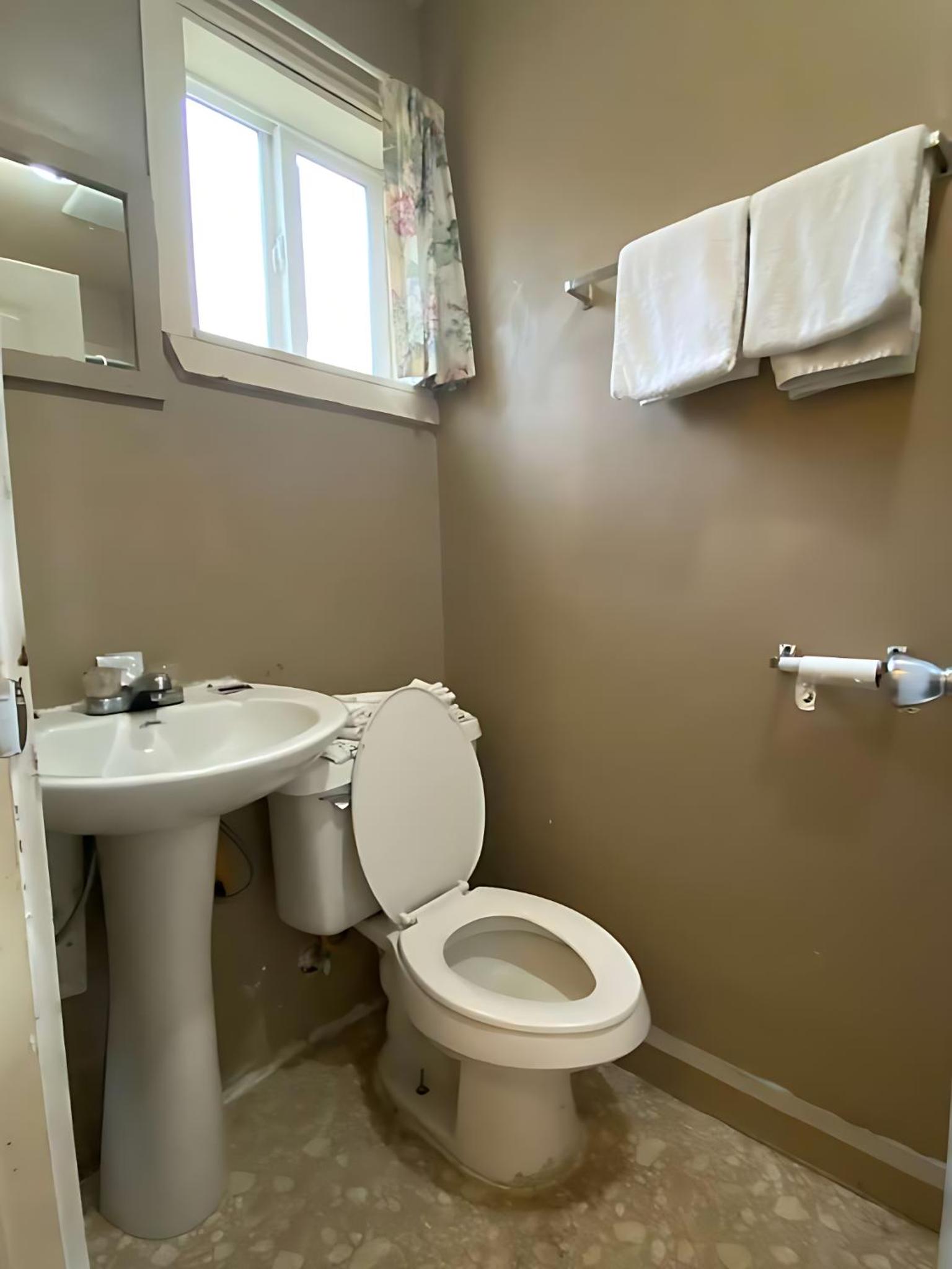 Small Twin Room photo 3