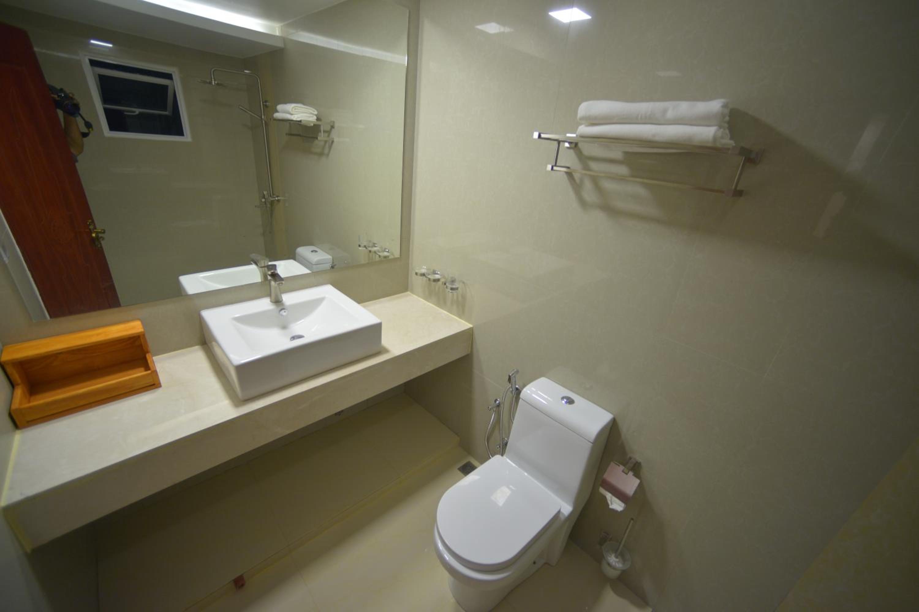 Deluxe Twin Room (10% off on Food & Beverage) photo 3