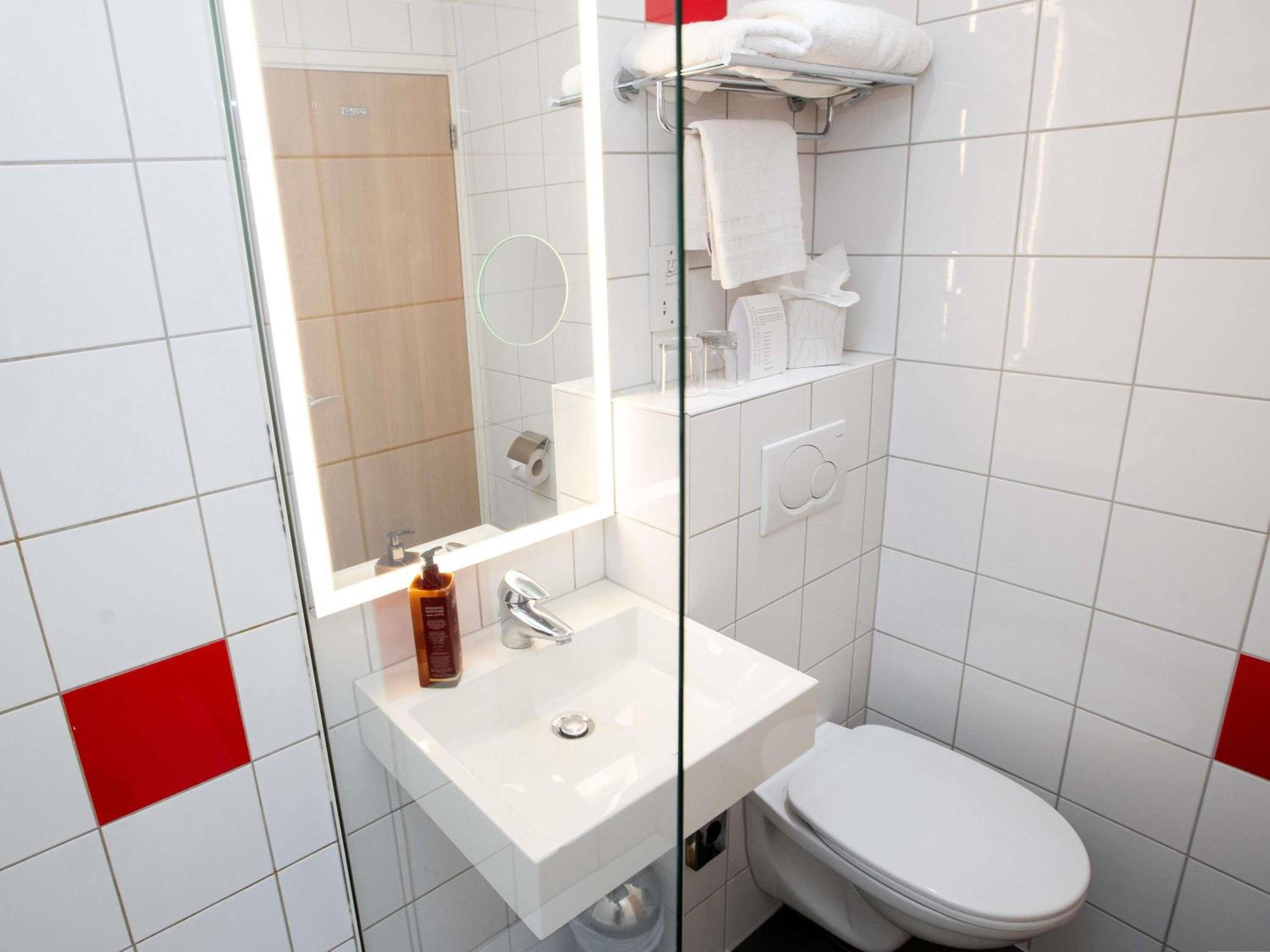 Standard Double Room - Photo 5