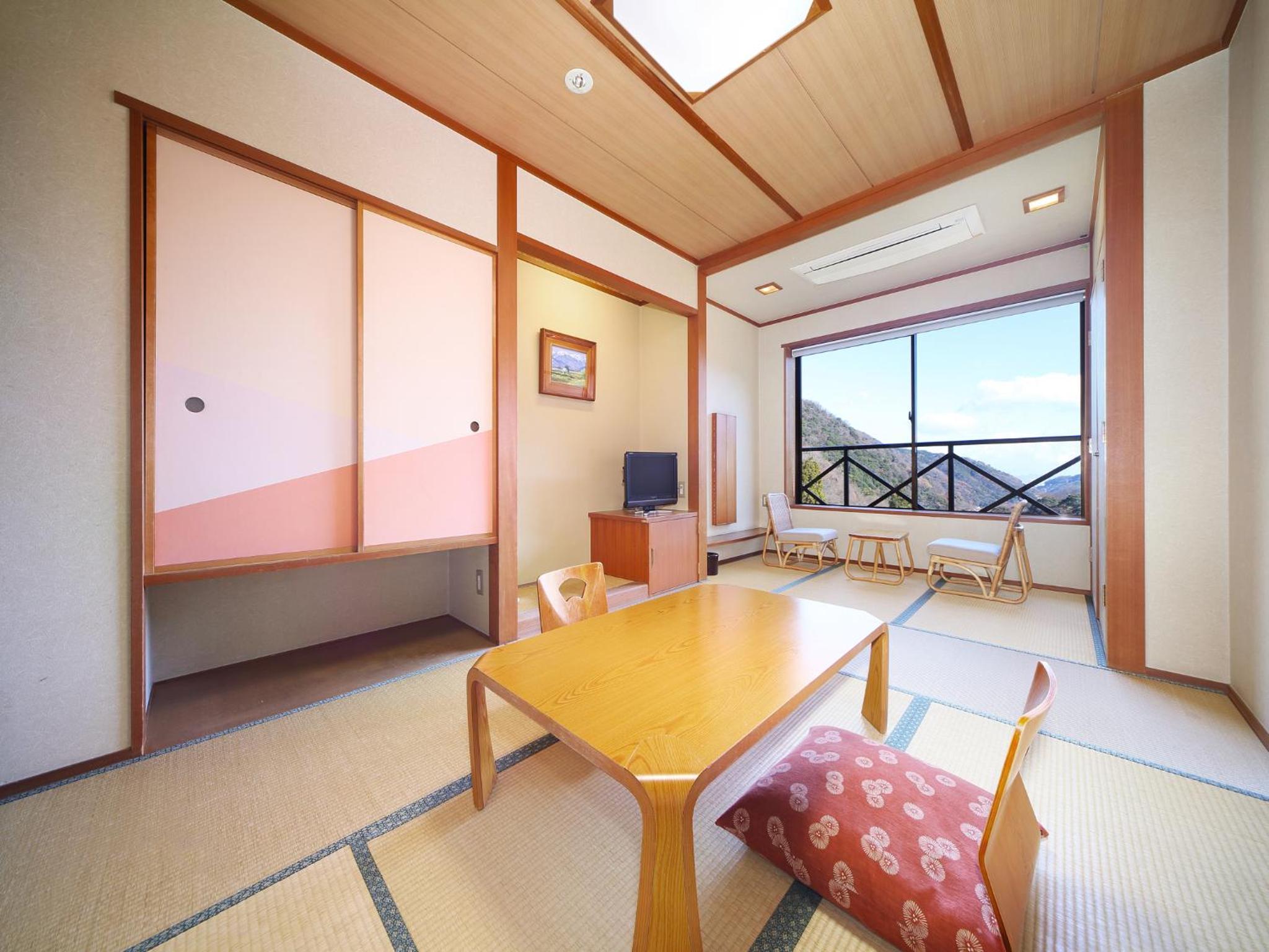 Renovated Japanese-Style Twin Room with Extra Bed and Mountain View