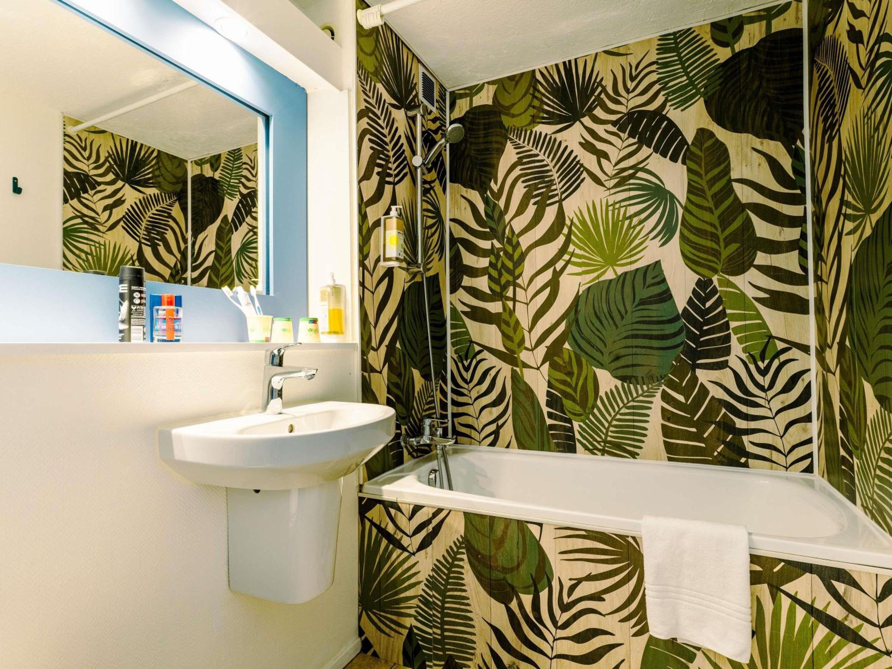 POP Twin Room - Photo 3