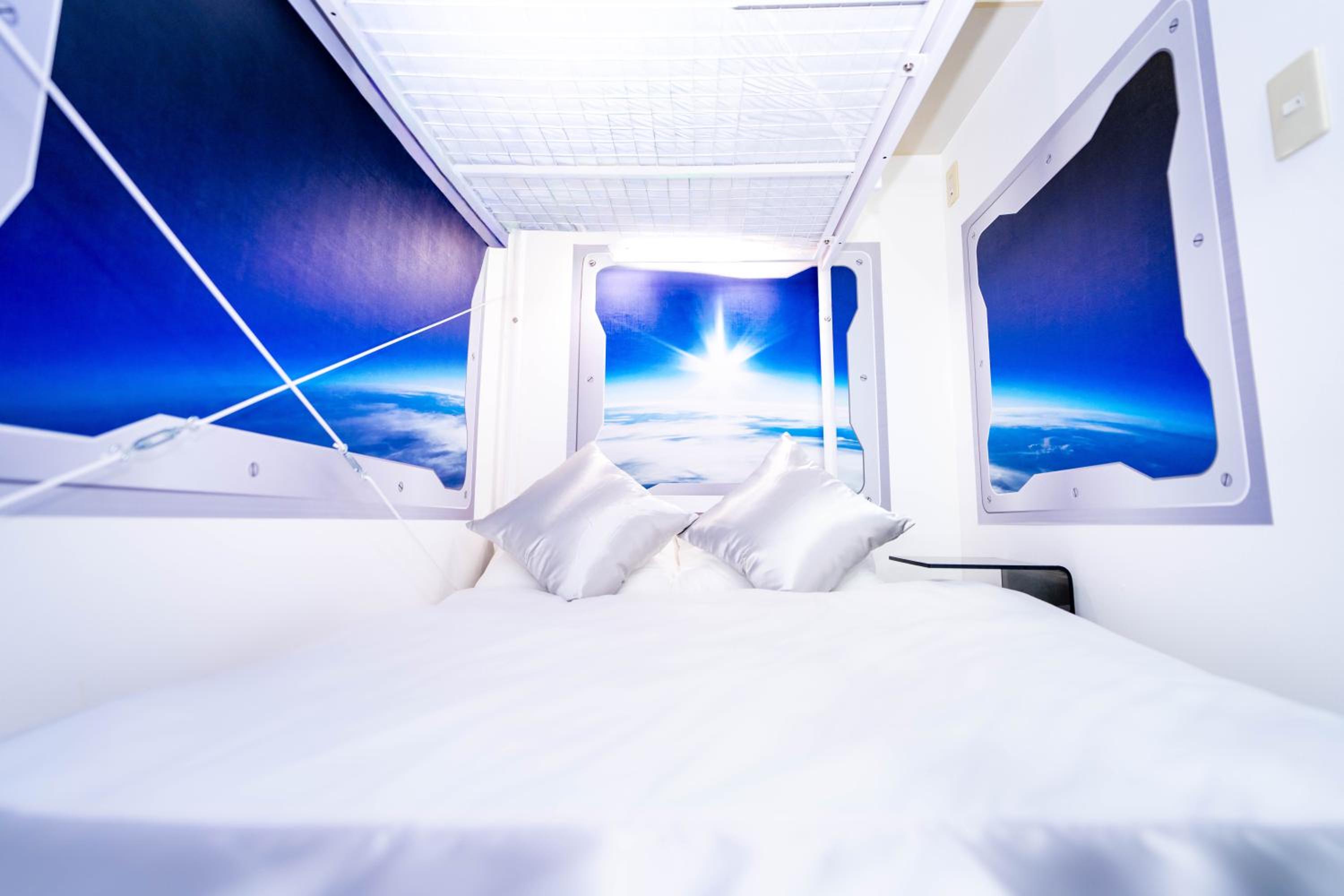 Quadruple Room with Private Bathroom photo 3