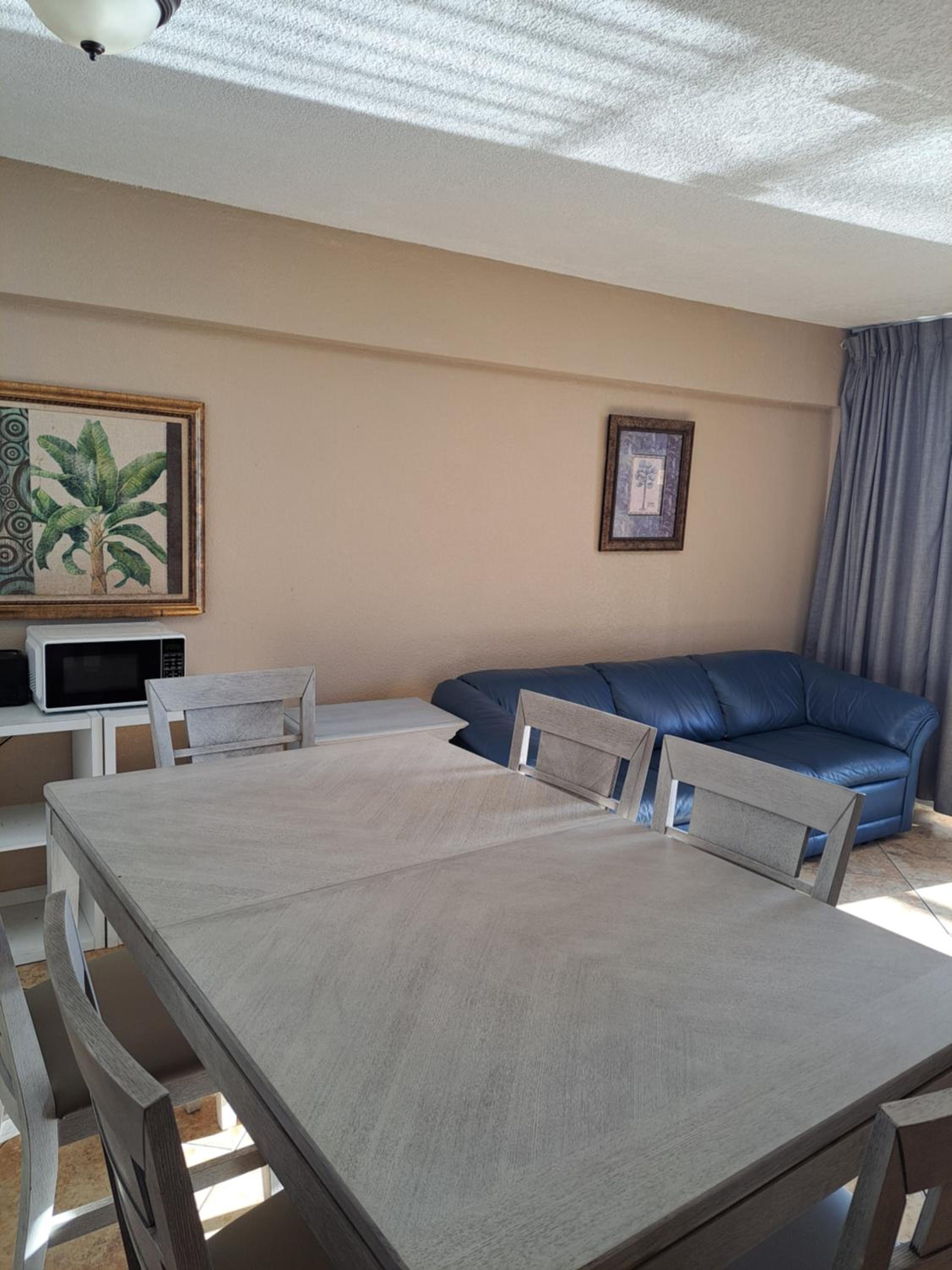 Queen Suite with Pool View