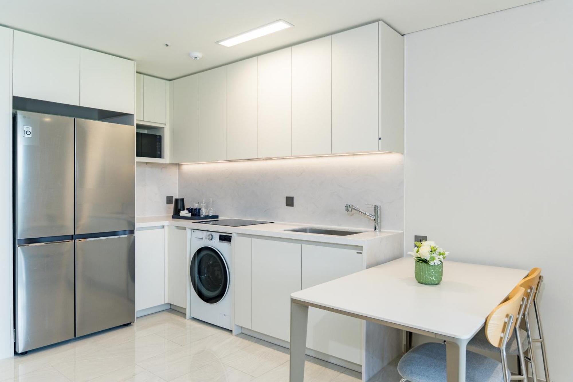 One-Bedroom Deluxe Apartment