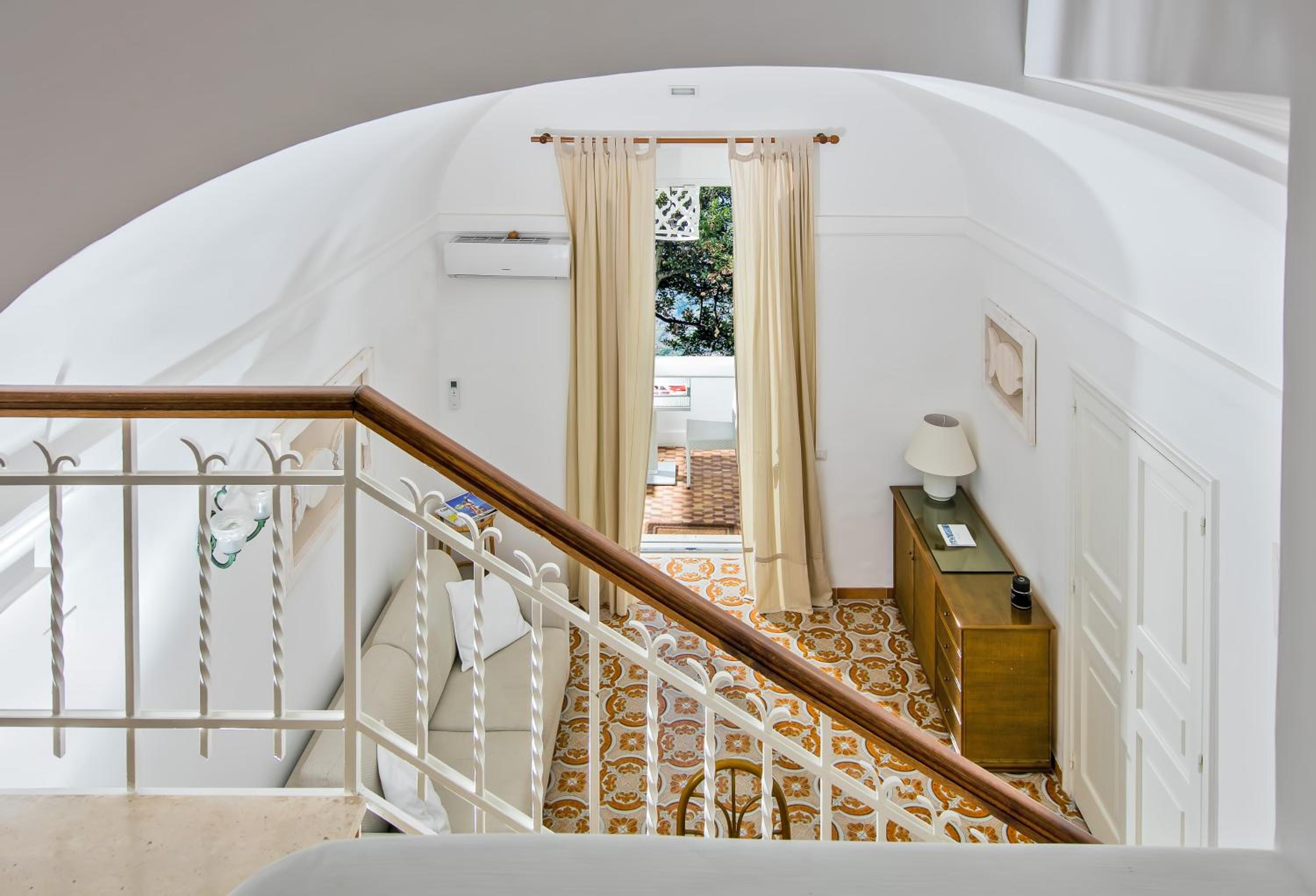 One-Bedroom Apartment with Terrace - Split Level photo 1