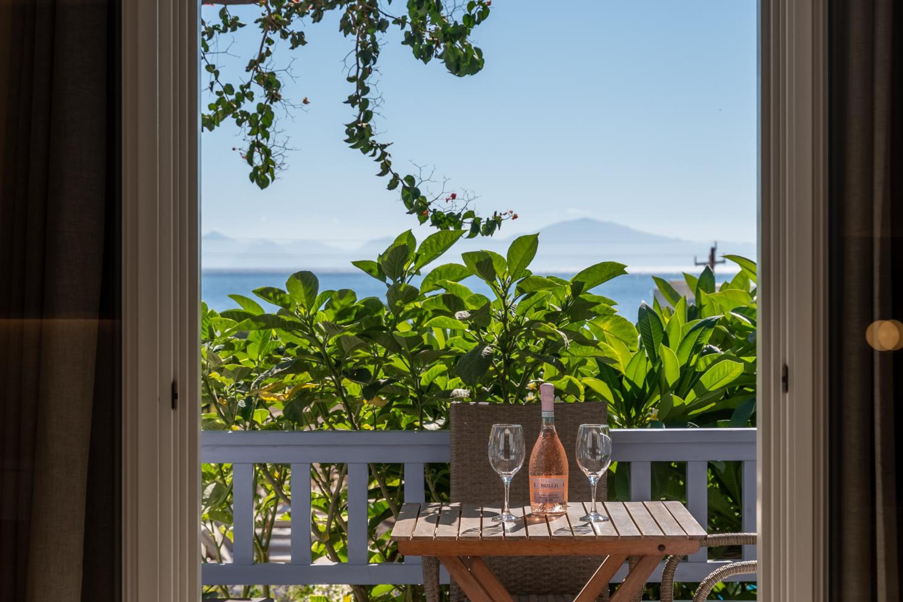 Quadruple Room with Sea View photo 2