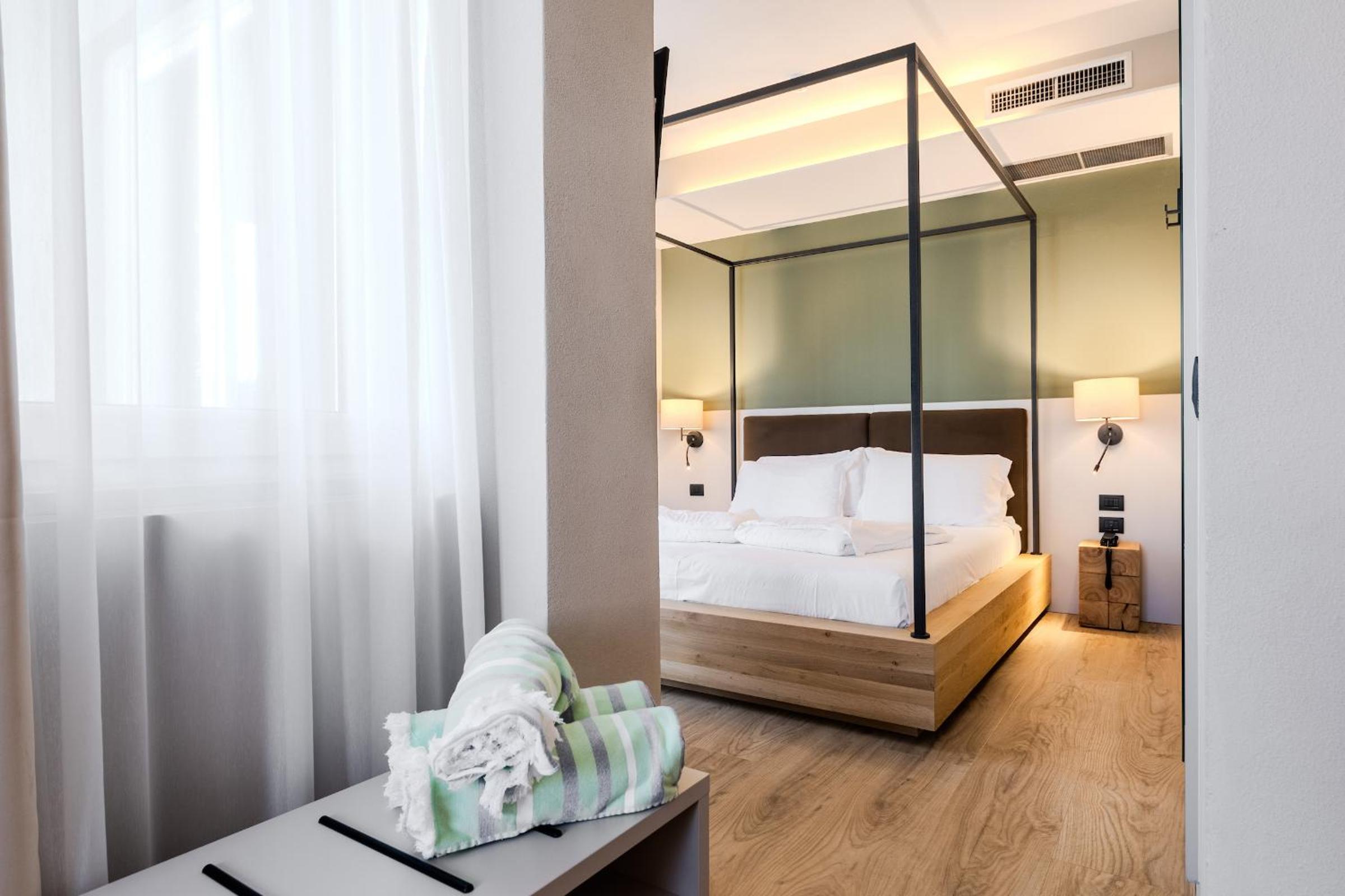 Deluxe Triple Room photo 2