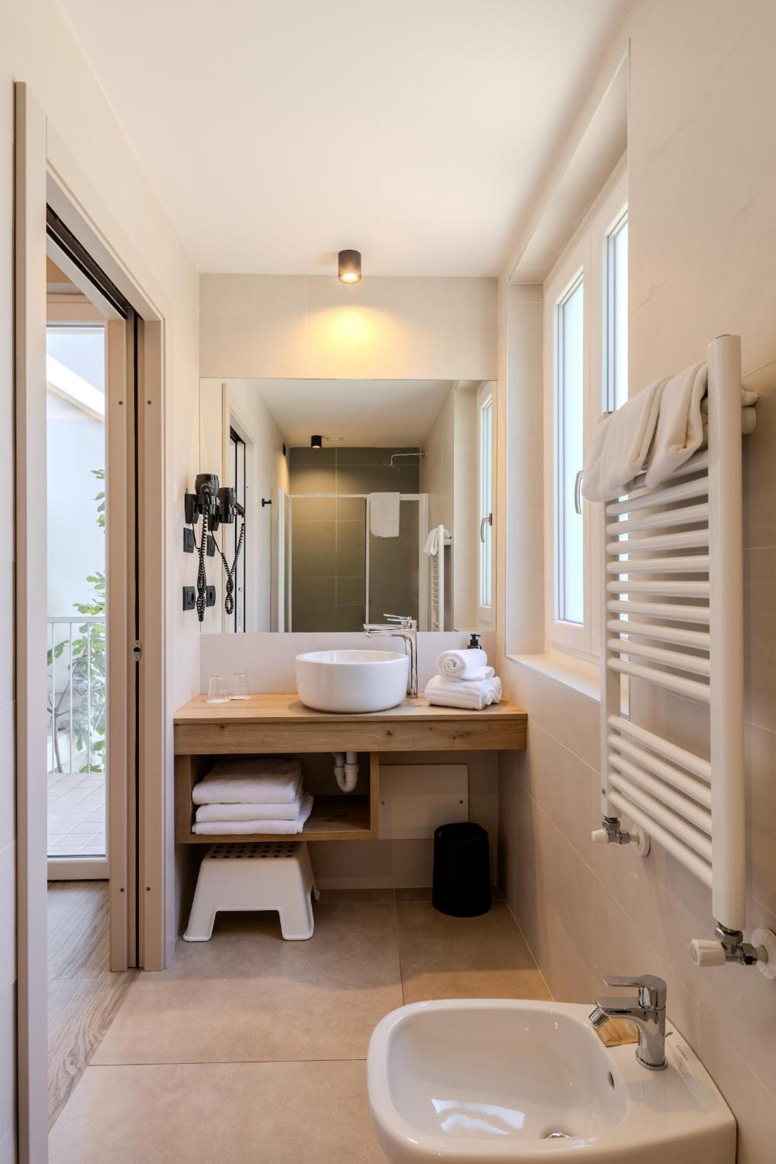 Deluxe Triple Room photo 3