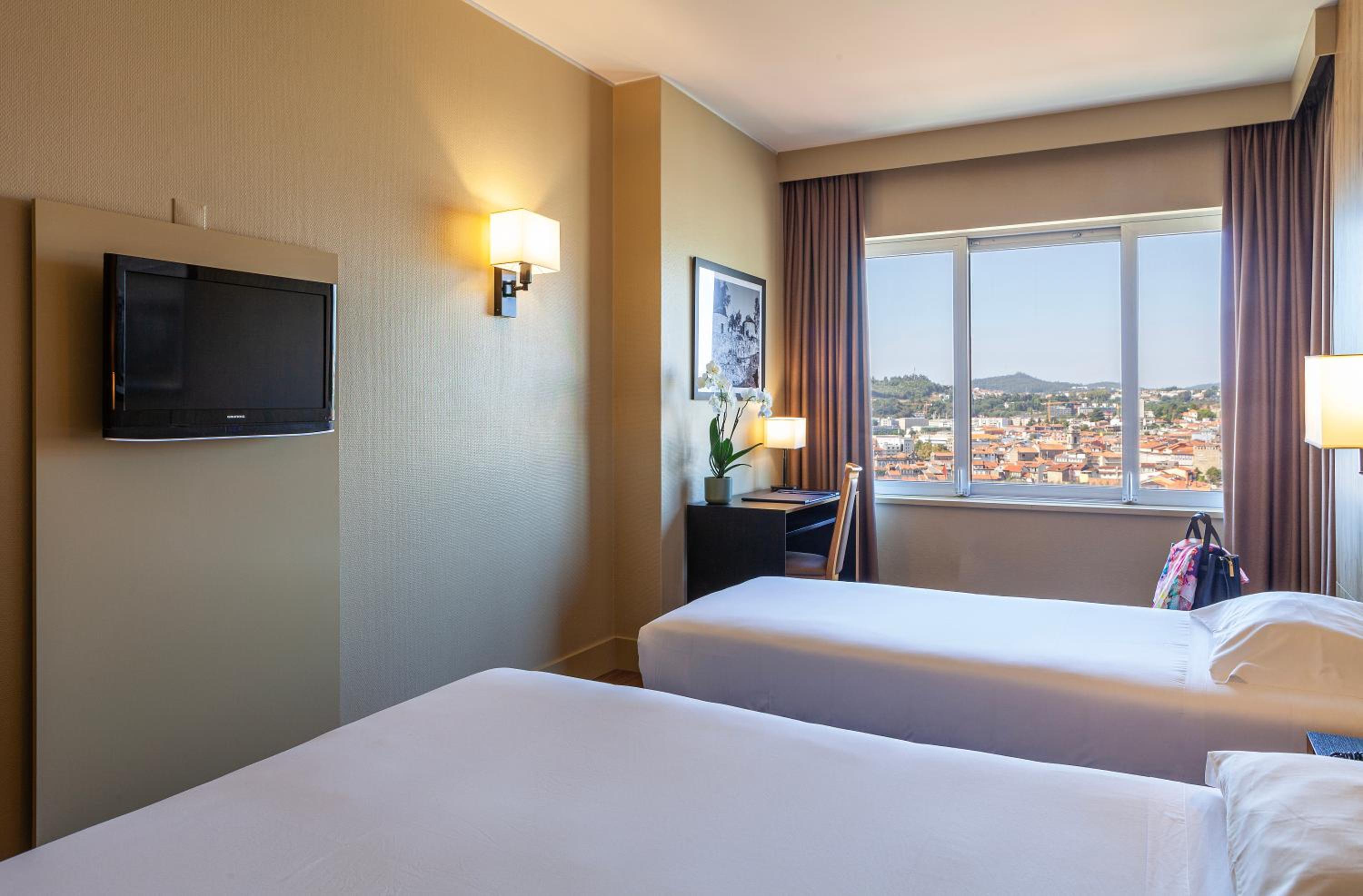 Double Room - Superior thumbnail 6