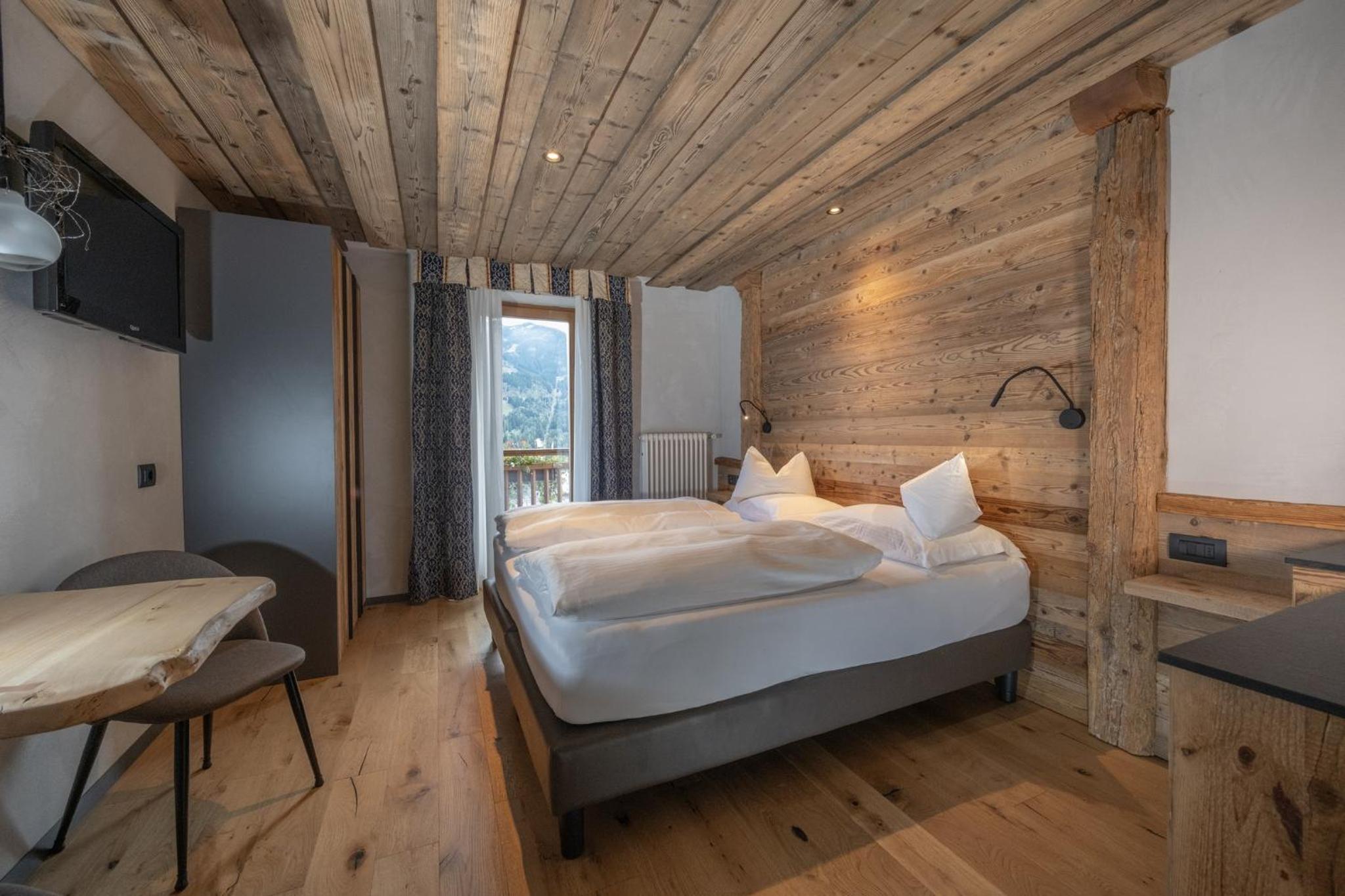 Deluxe Junior Suite with Two Bathrooms
