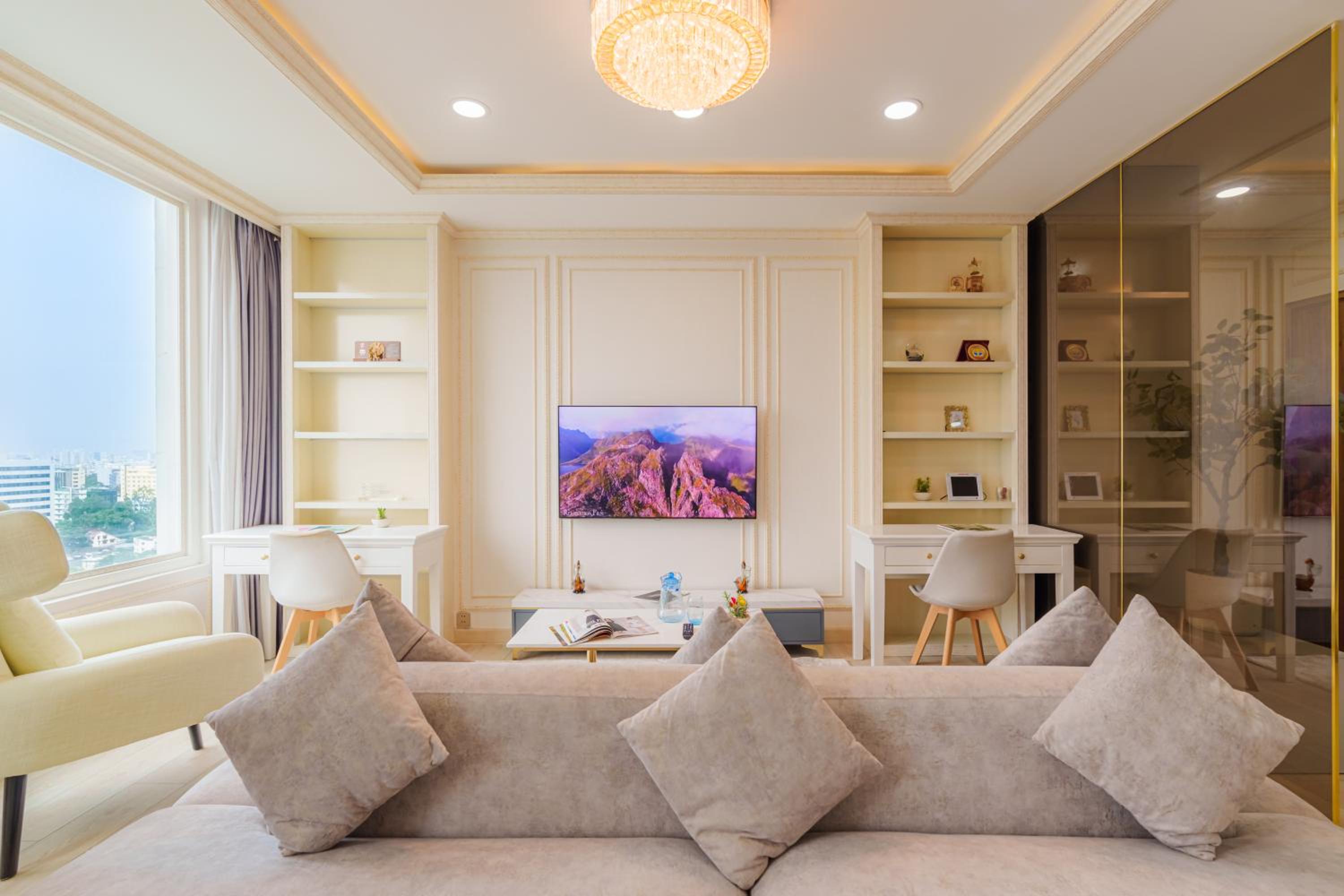 Three-Bedroom Apartment - High Floor