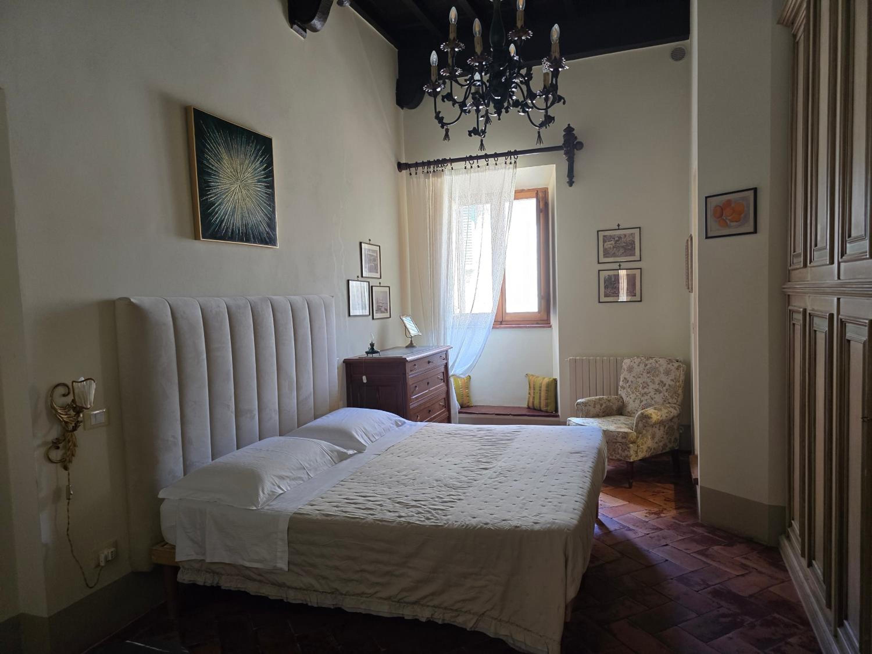 Large Double Room photo 1