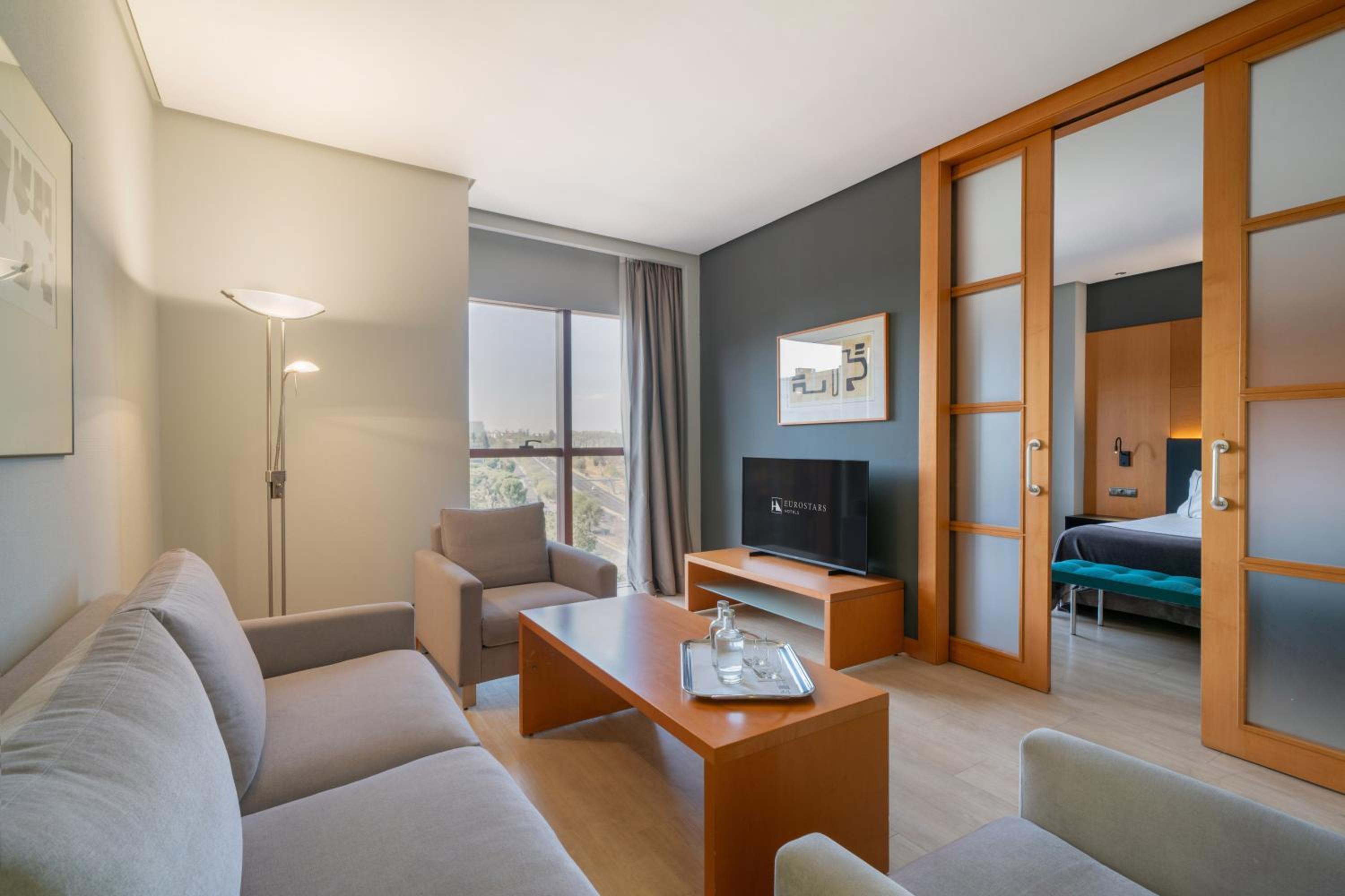 Deluxe Suite - Photo 3