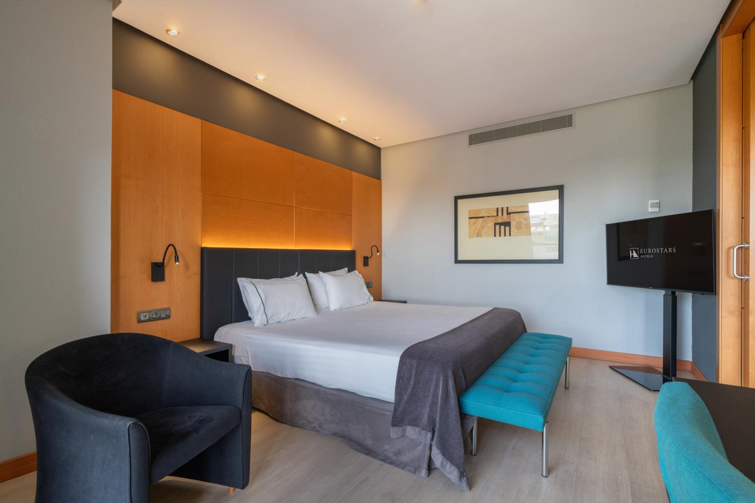Deluxe Suite - Photo 5