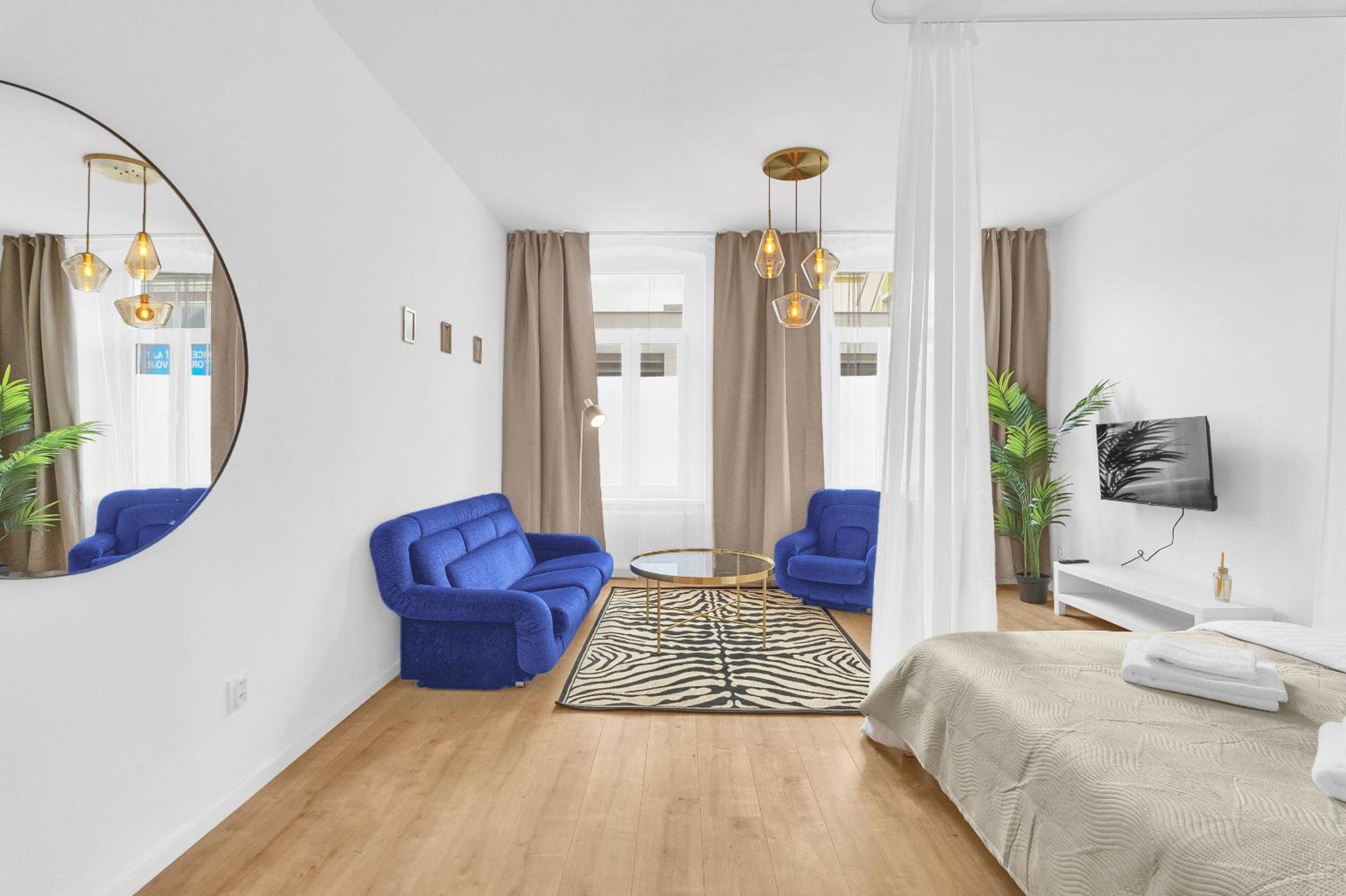 One-Bedroom Apartment photo 1