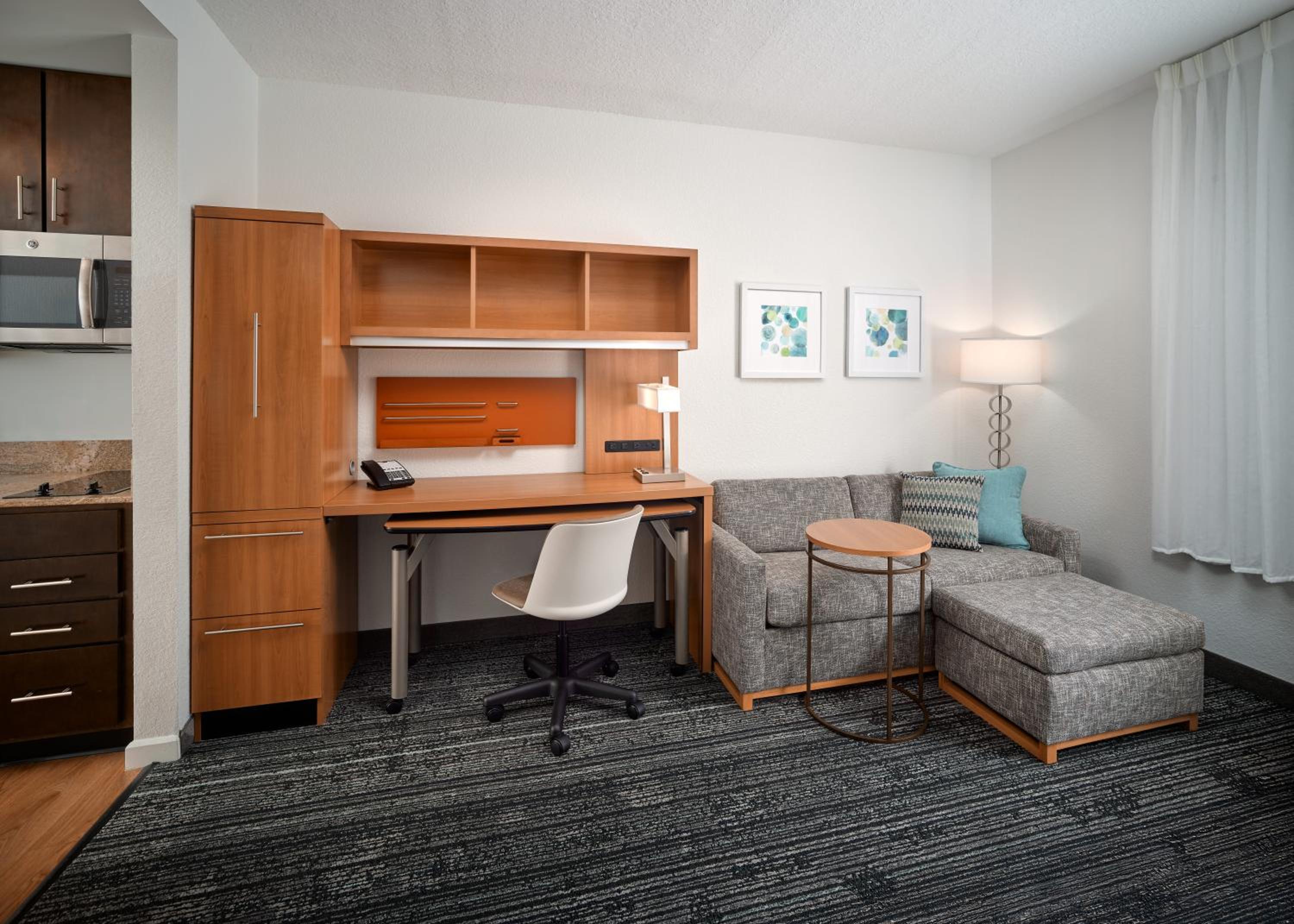 Studio King Suite with Sofa Bed - Mobility Accessible with Tub