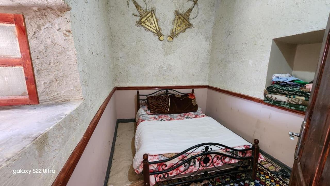 Deluxe Room (2 Adults + 1 Child)