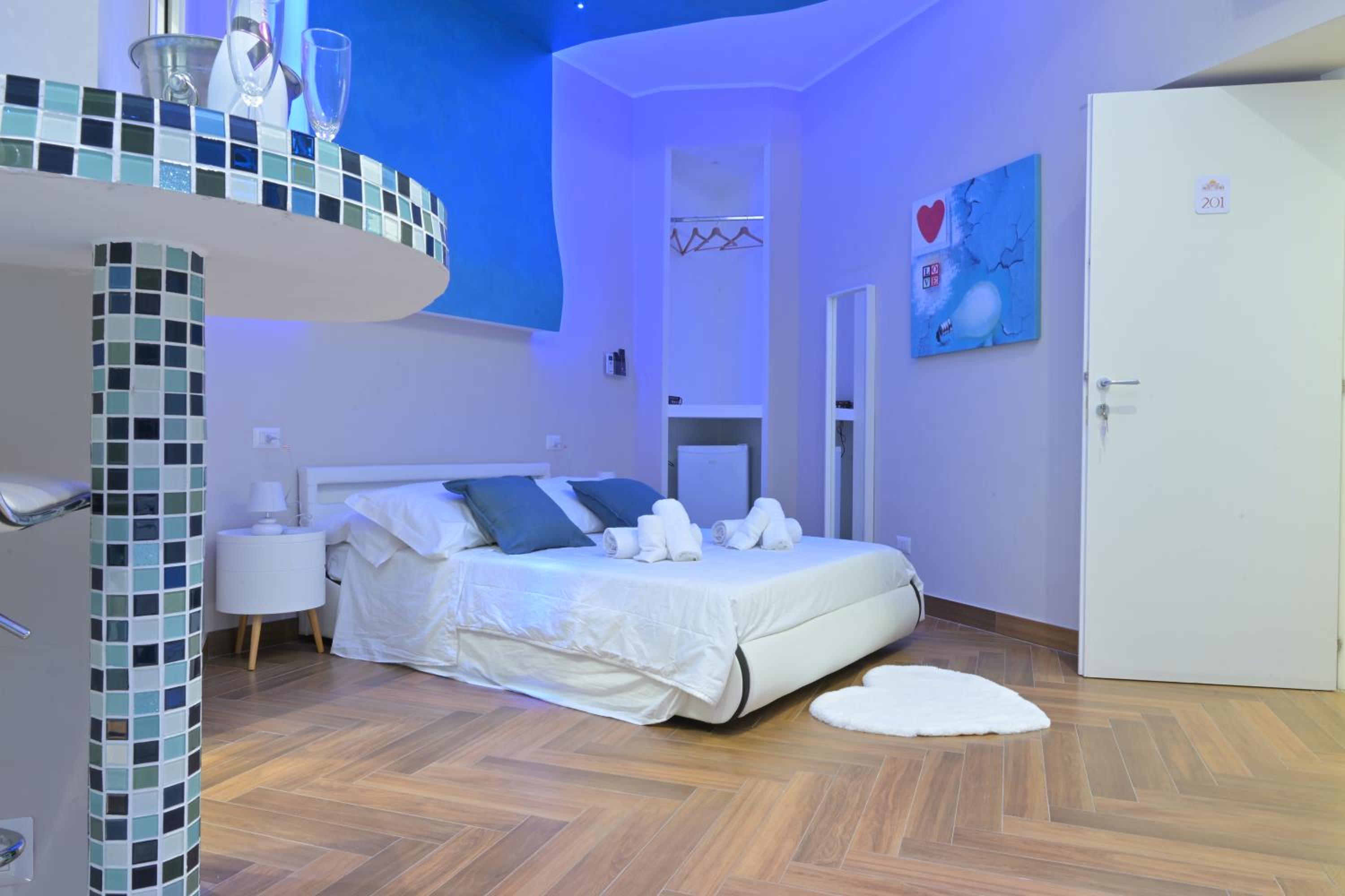 Queen Room with Spa Bath