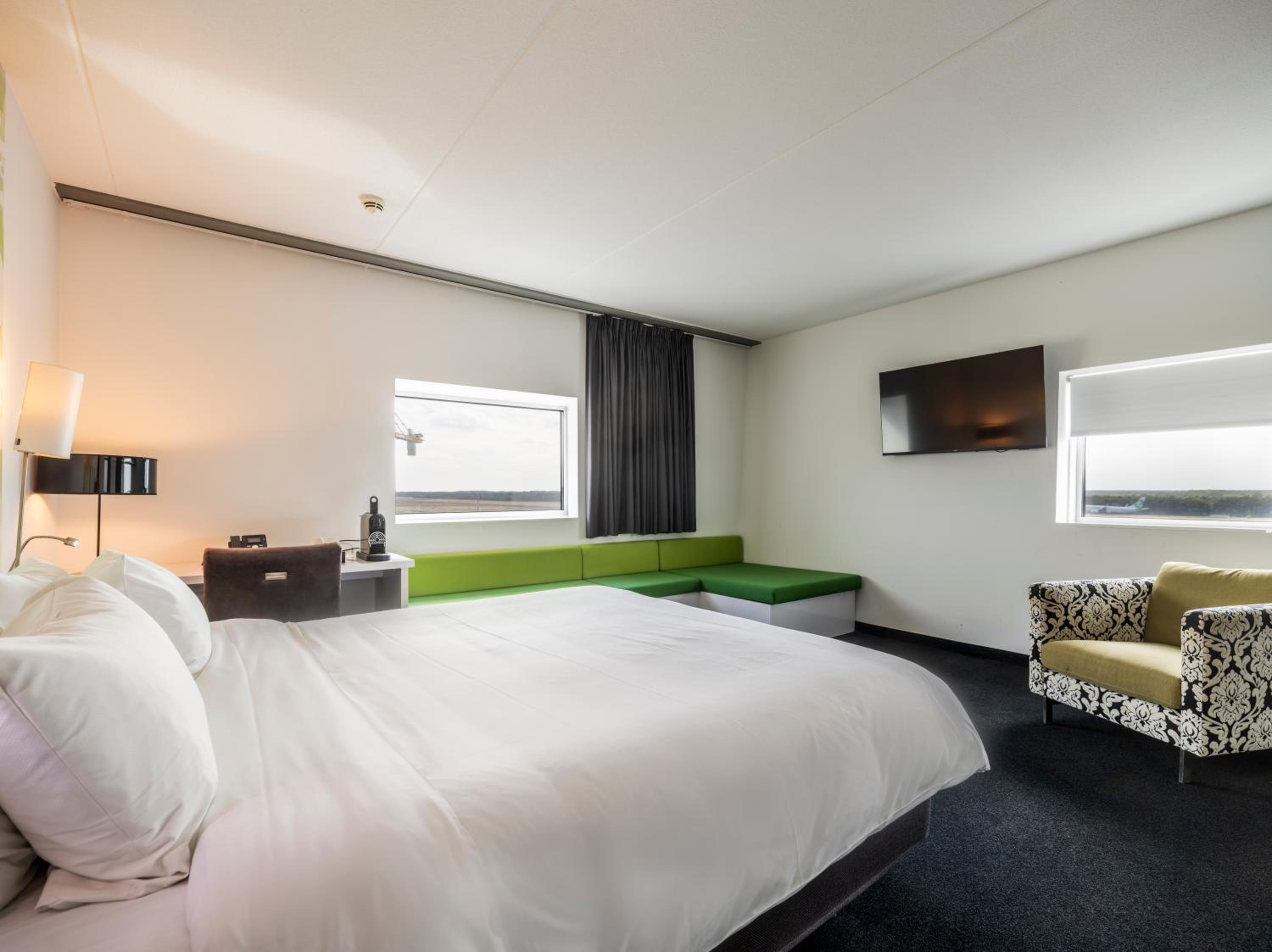 Superior Room - 1 Queen Bed 22 Sqm Free Wifi