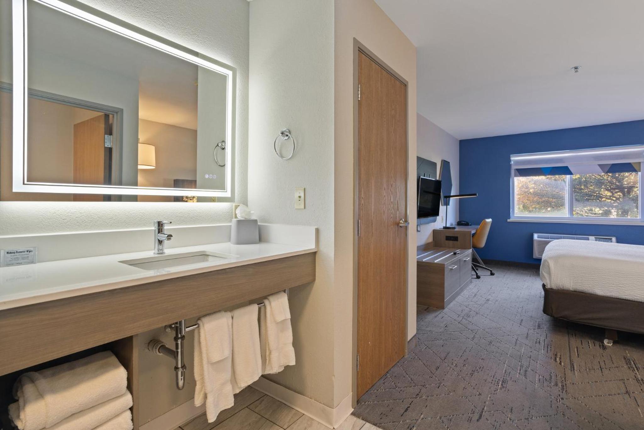 Standard King Room
