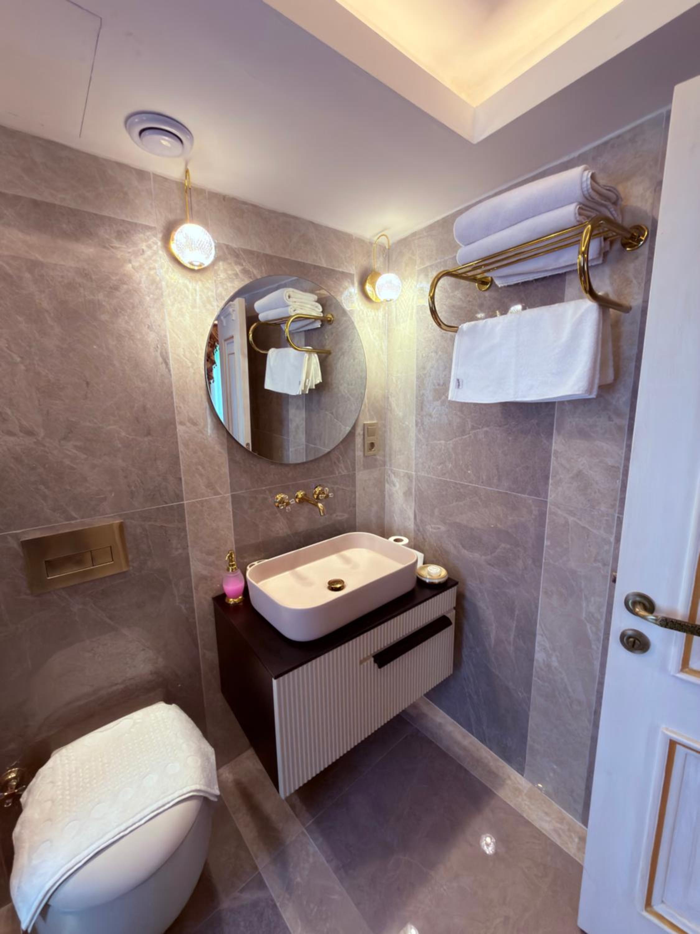 Deluxe Queen Room photo 2