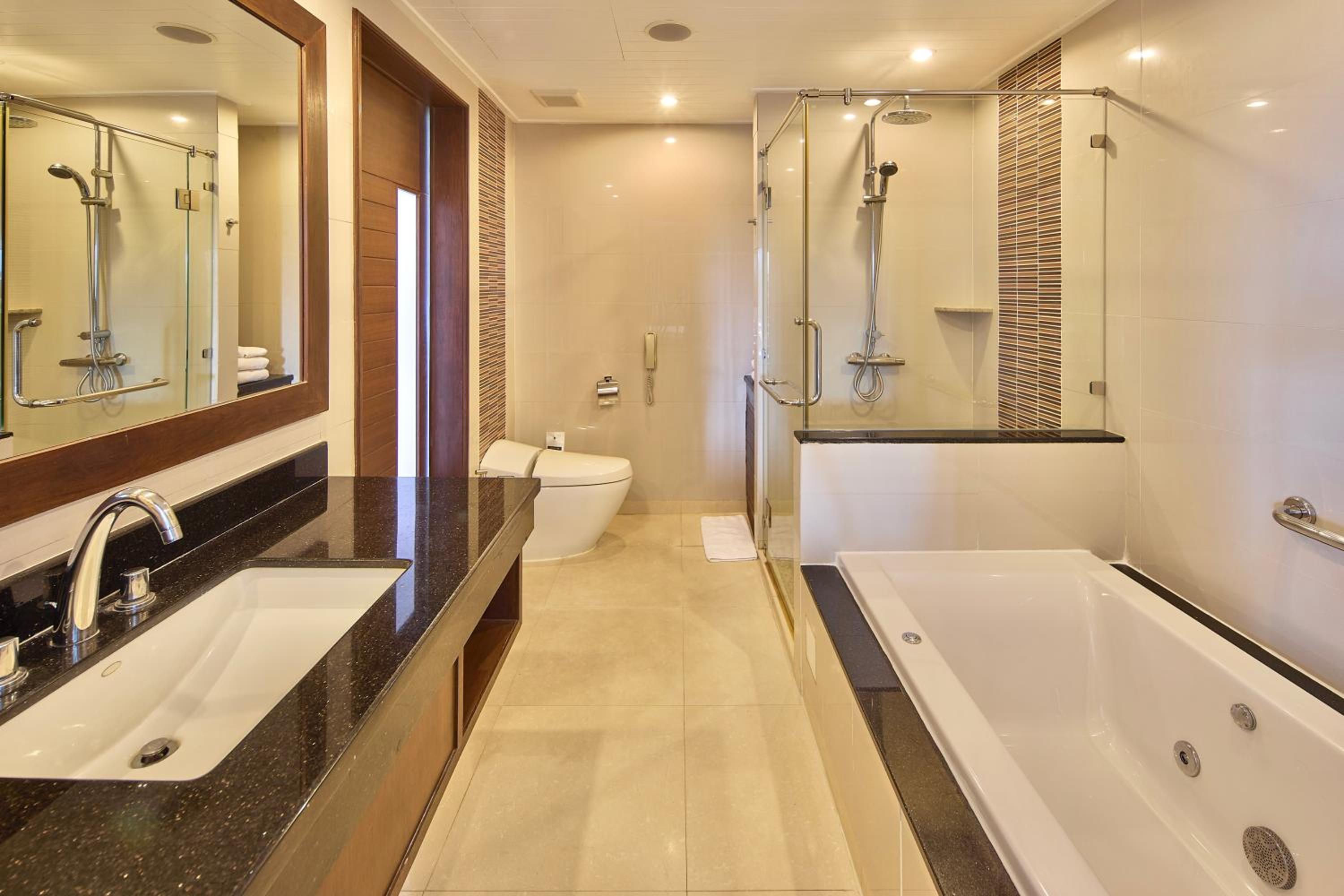 Pool Access Suite photo 3