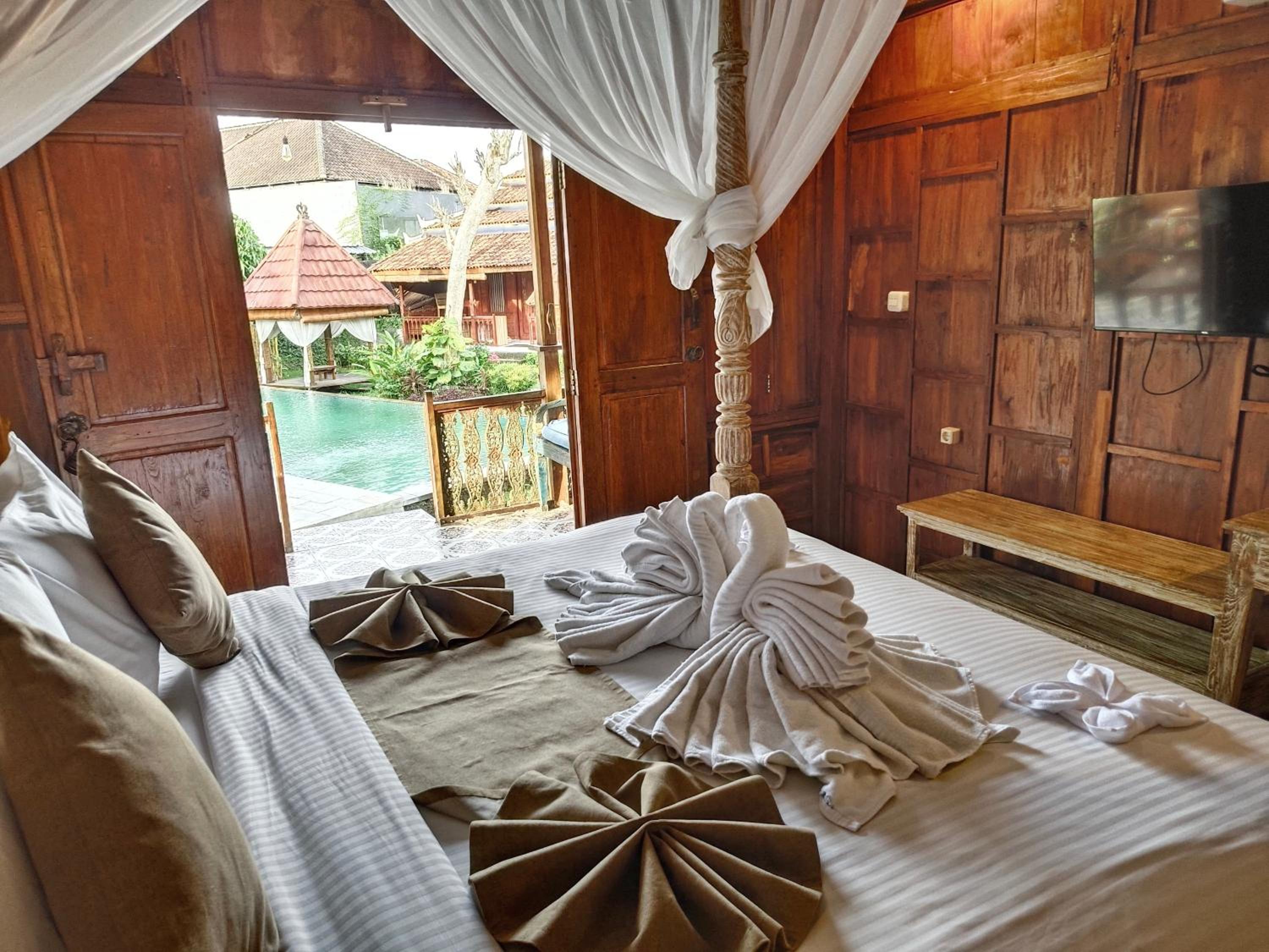 Suite with Pool View photo 1