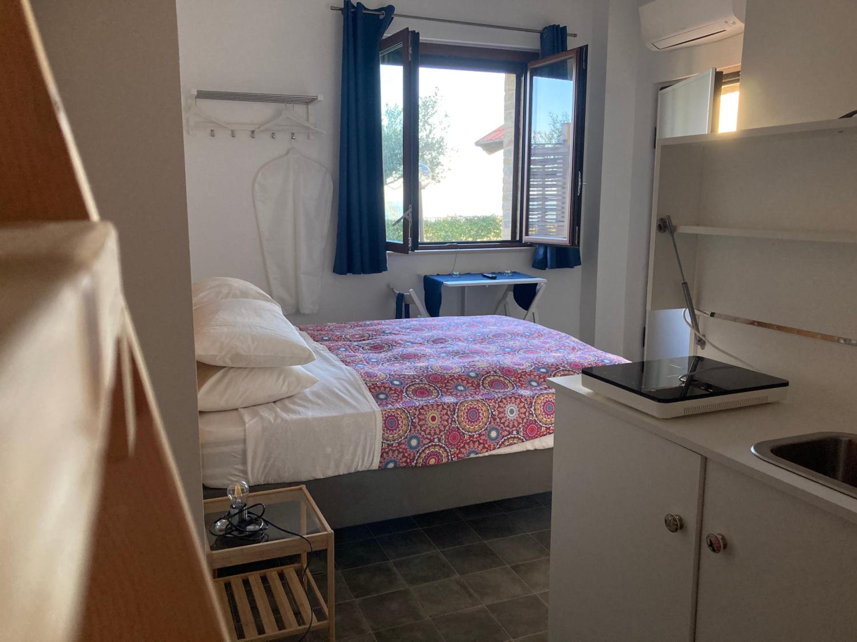 Deluxe Double or Twin Room with Sea View photo 3