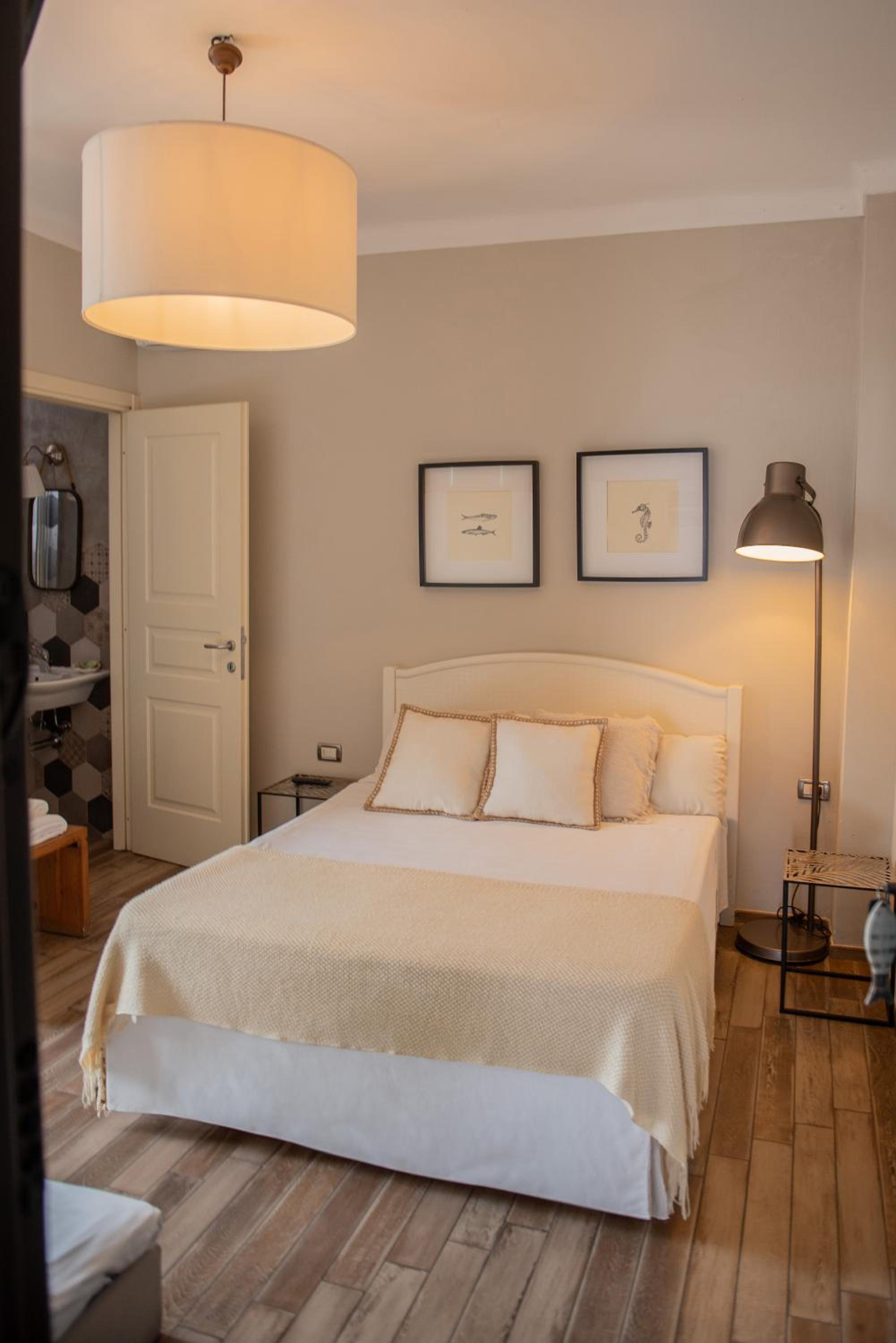 Deluxe Double Room with Balcony and Sea View