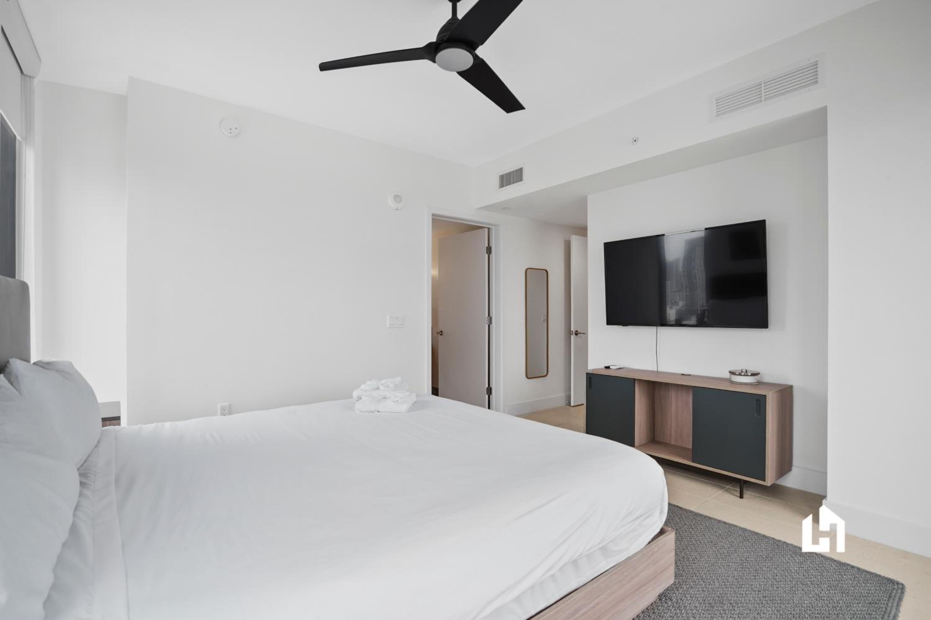 Three-Bedroom Apartment with Ocean View photo 1